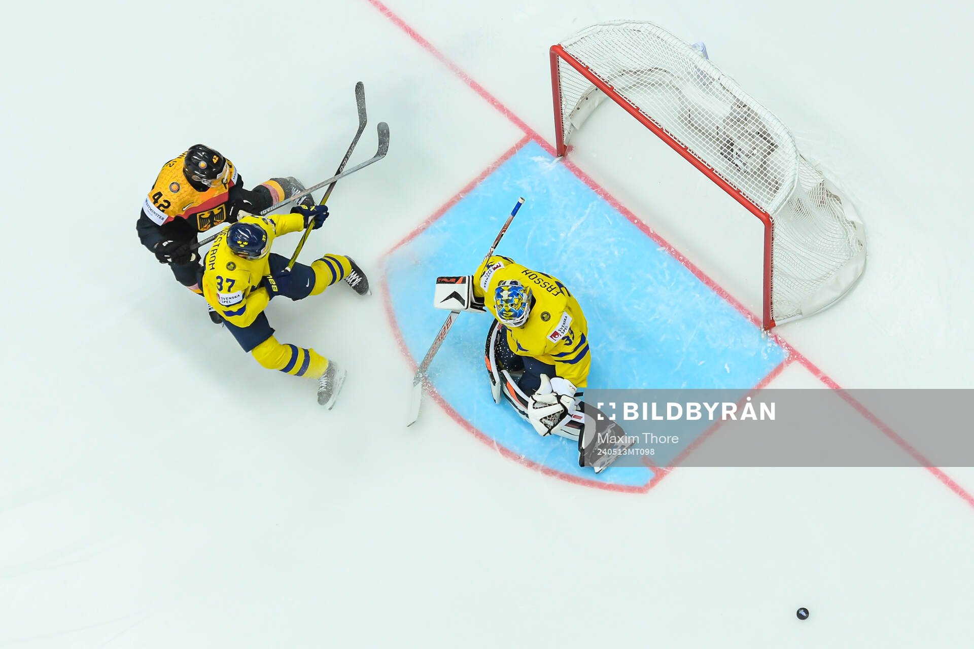 Yasin Ehliz of Germany against Isac Lundeström and