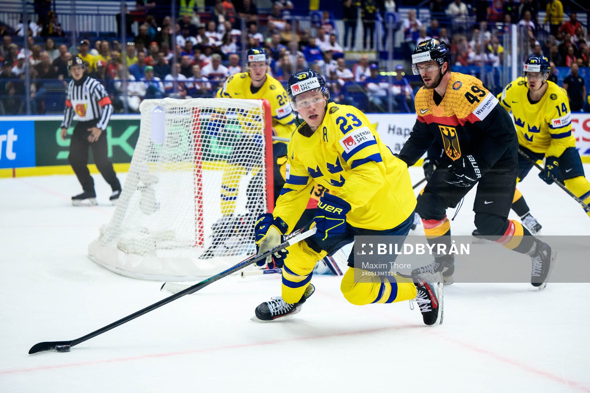Lucas Raymond of Sweden and Lukas Kalble of Germany