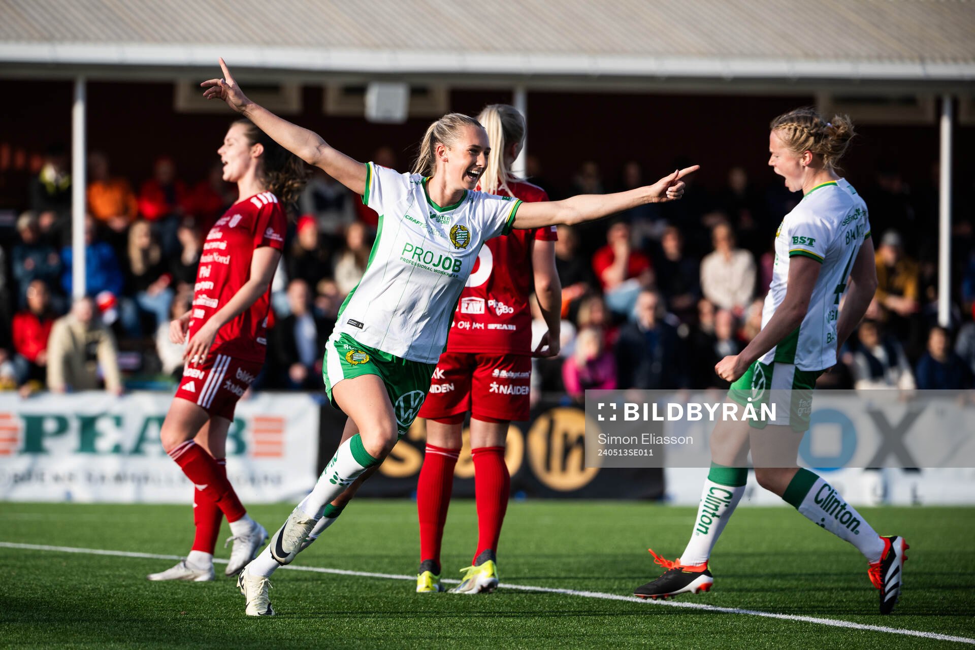 Hammarbys Ellen Wangerheim och Julie Blakstad jublar