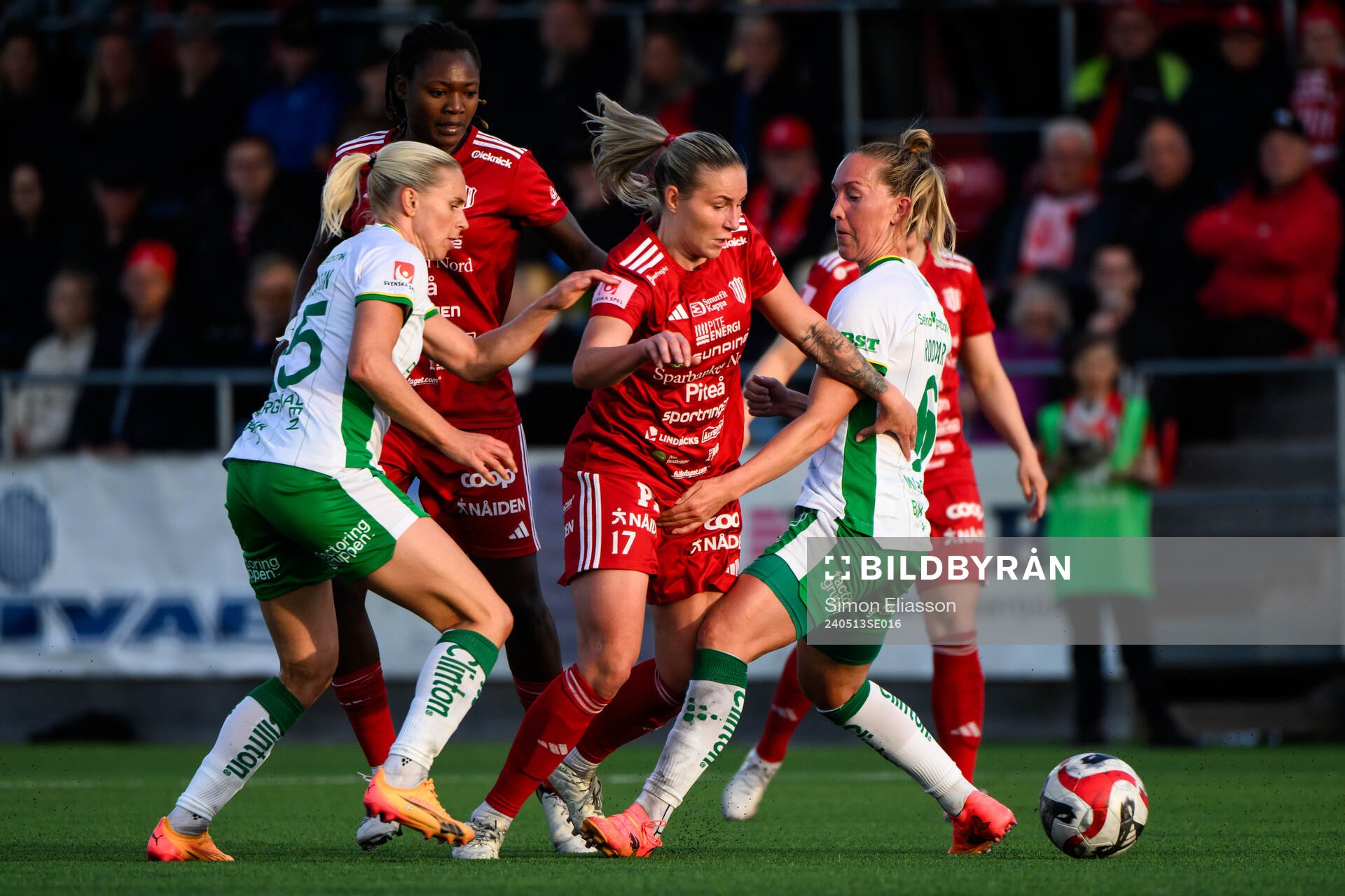 Piteås Selina Henriksson och Hammarbys Julia Roddar