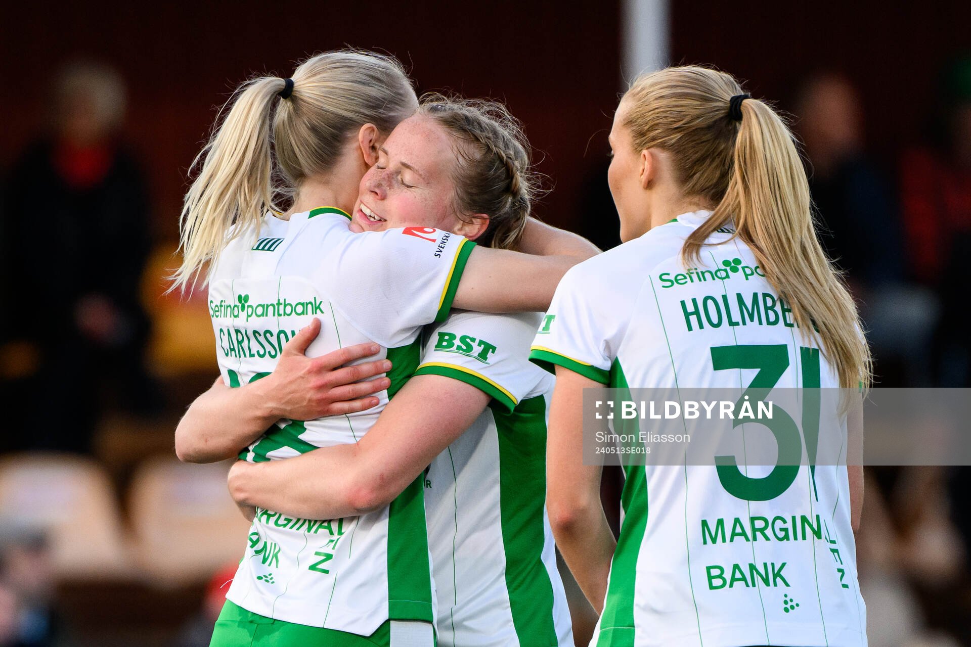 Hammarbys Alice Carlsson och Julie Blakstad jublar