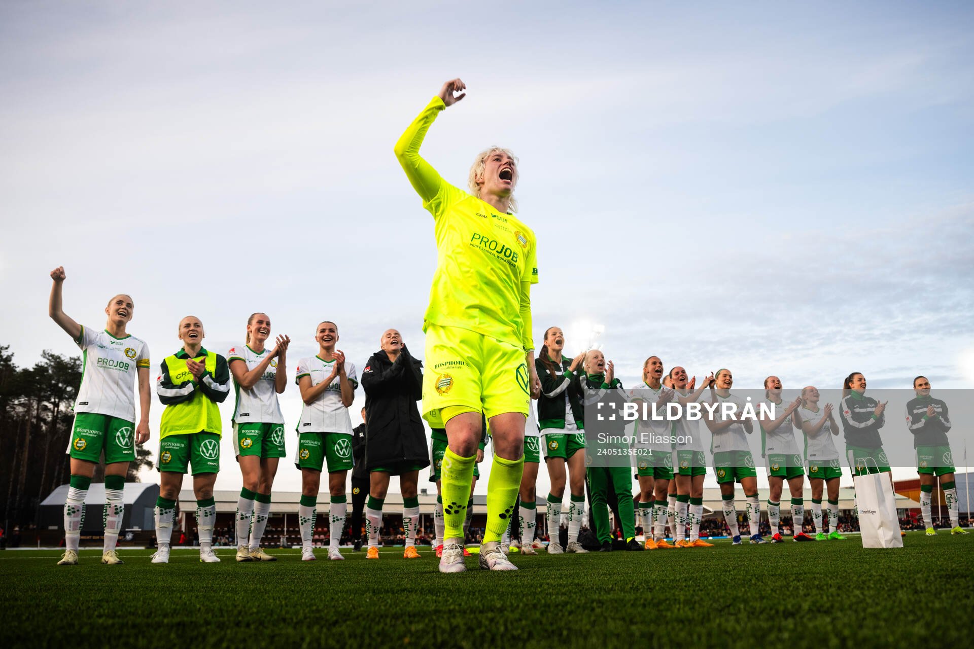 Hammarbys målvakt Moa Edrud jublar