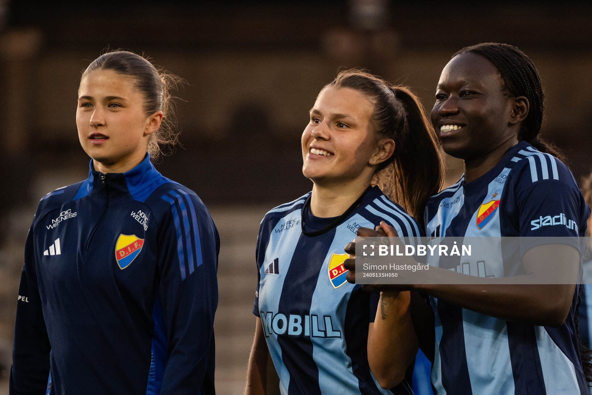 Djurgårdens Alexsandra Lobanova och Sura Yekka  jublar