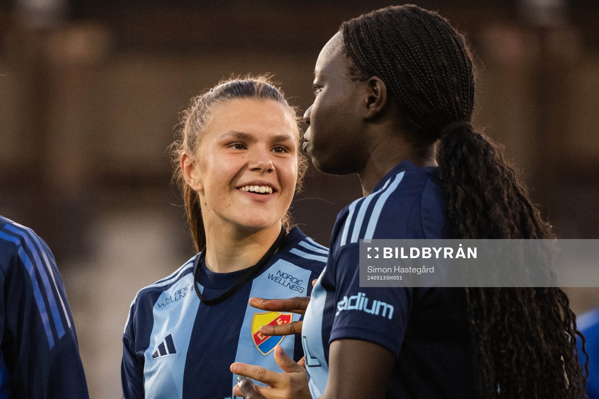 Djurgårdens Alexsandra Lobanova och Sura Yekka  jublar