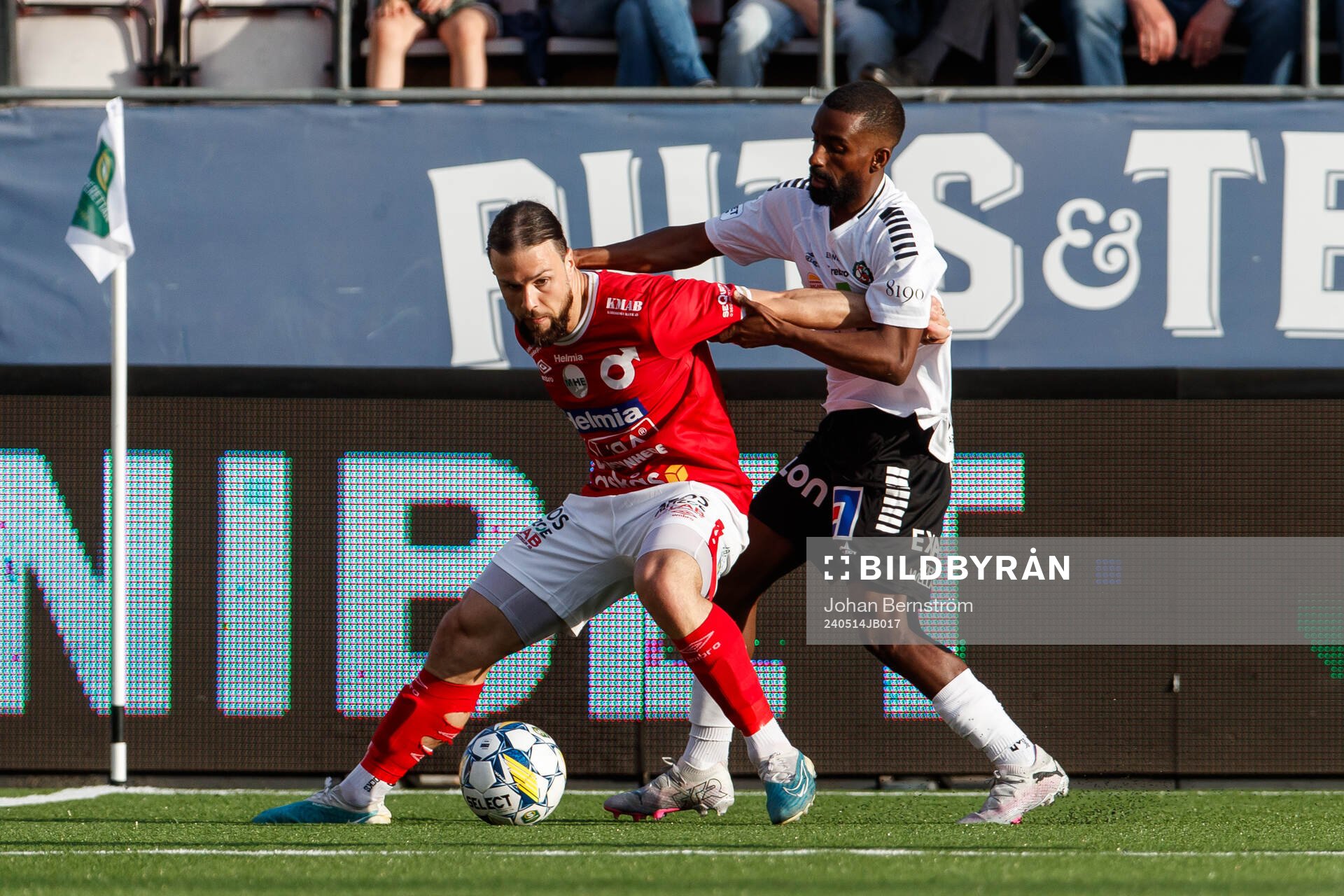 Degerfors Abdelkarim Mammar Chaouche och Örebros Mohammed
