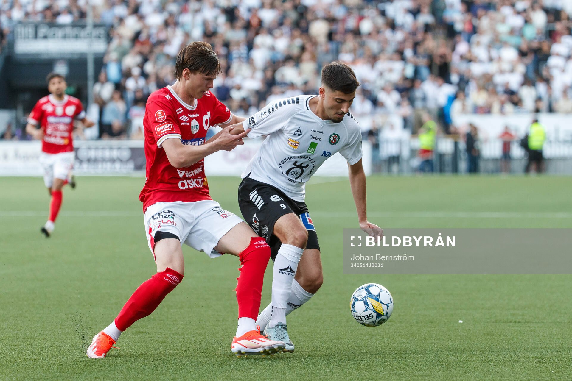 Degerfors Oscar Wallin och Örebros Peter Gwargis