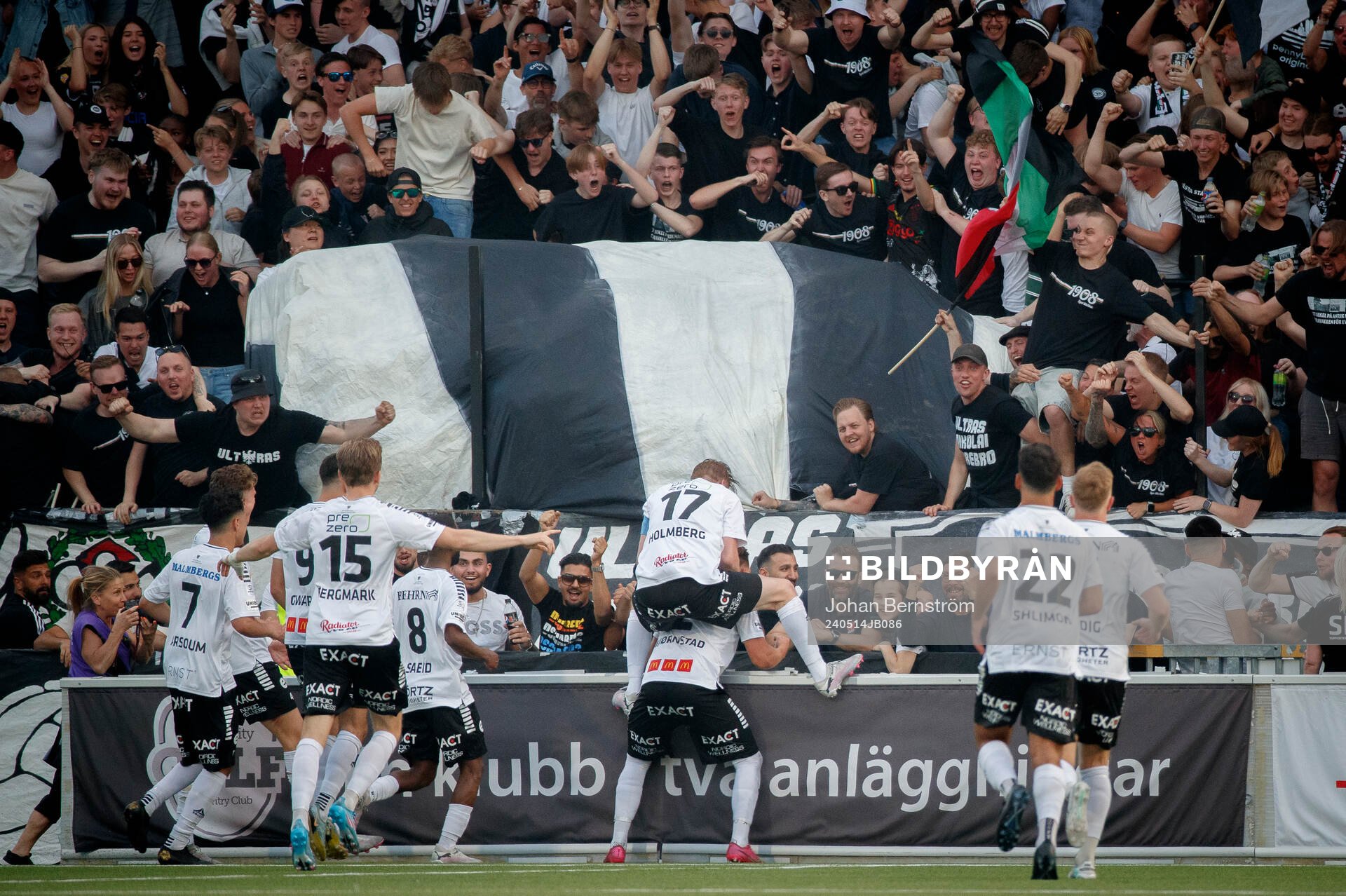 Örebros Tobias Björnstad jublar