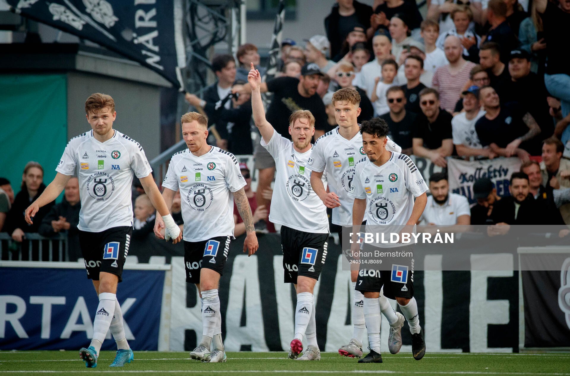 Örebros Karl Holmberg jublar