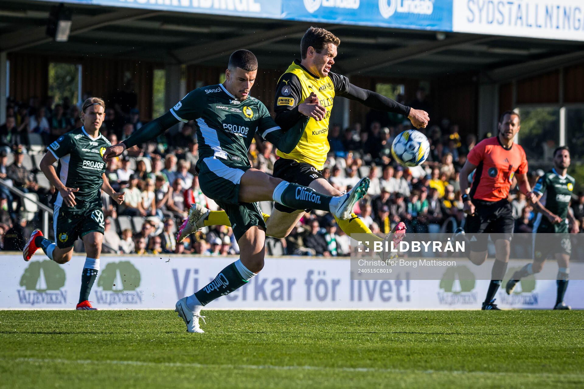 Hammarbys Edvin Kurtulus och Mjällbys Jacob Bergström