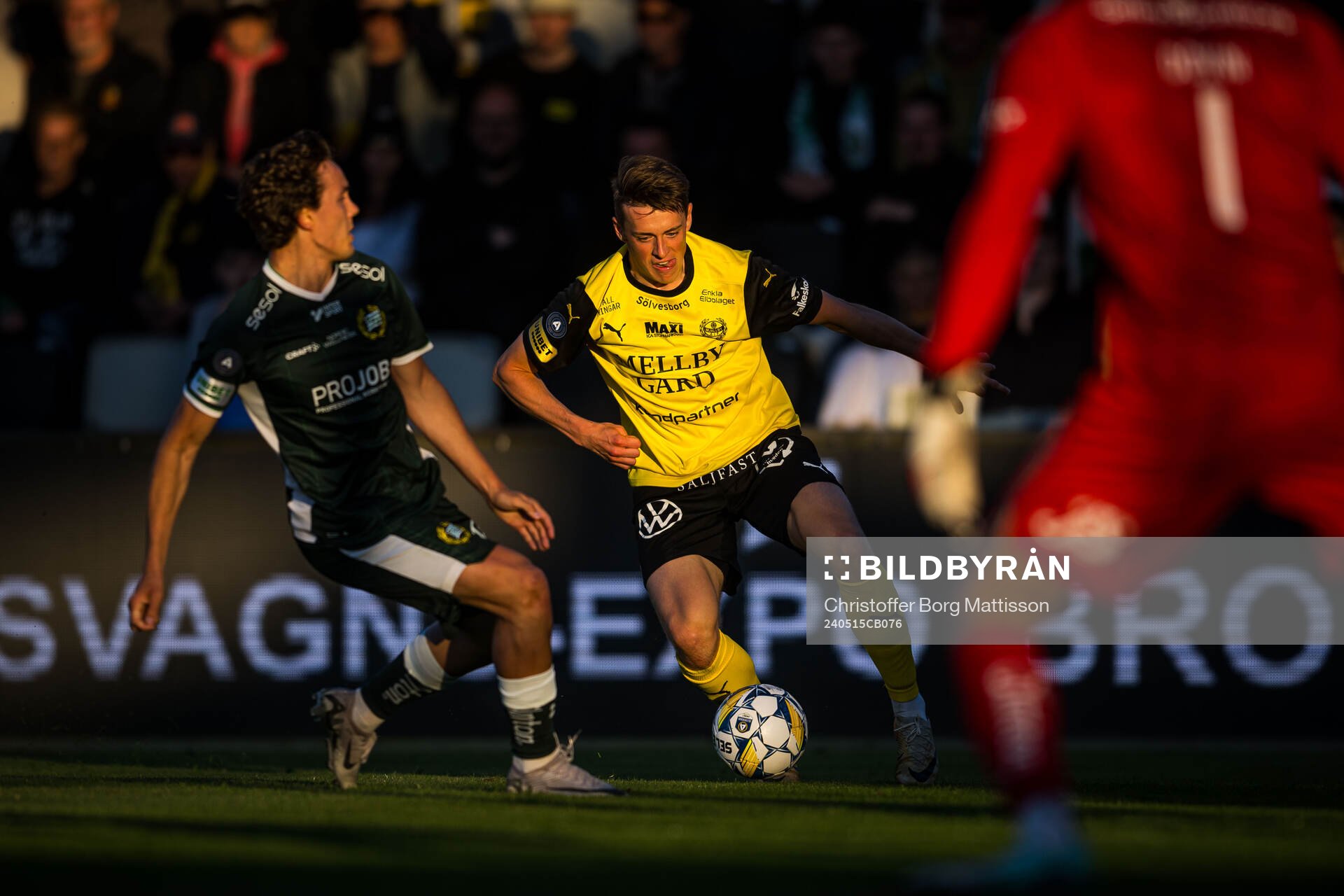 Hammarbys Hampus Skoglund och Mjällbys Elliot Stroud