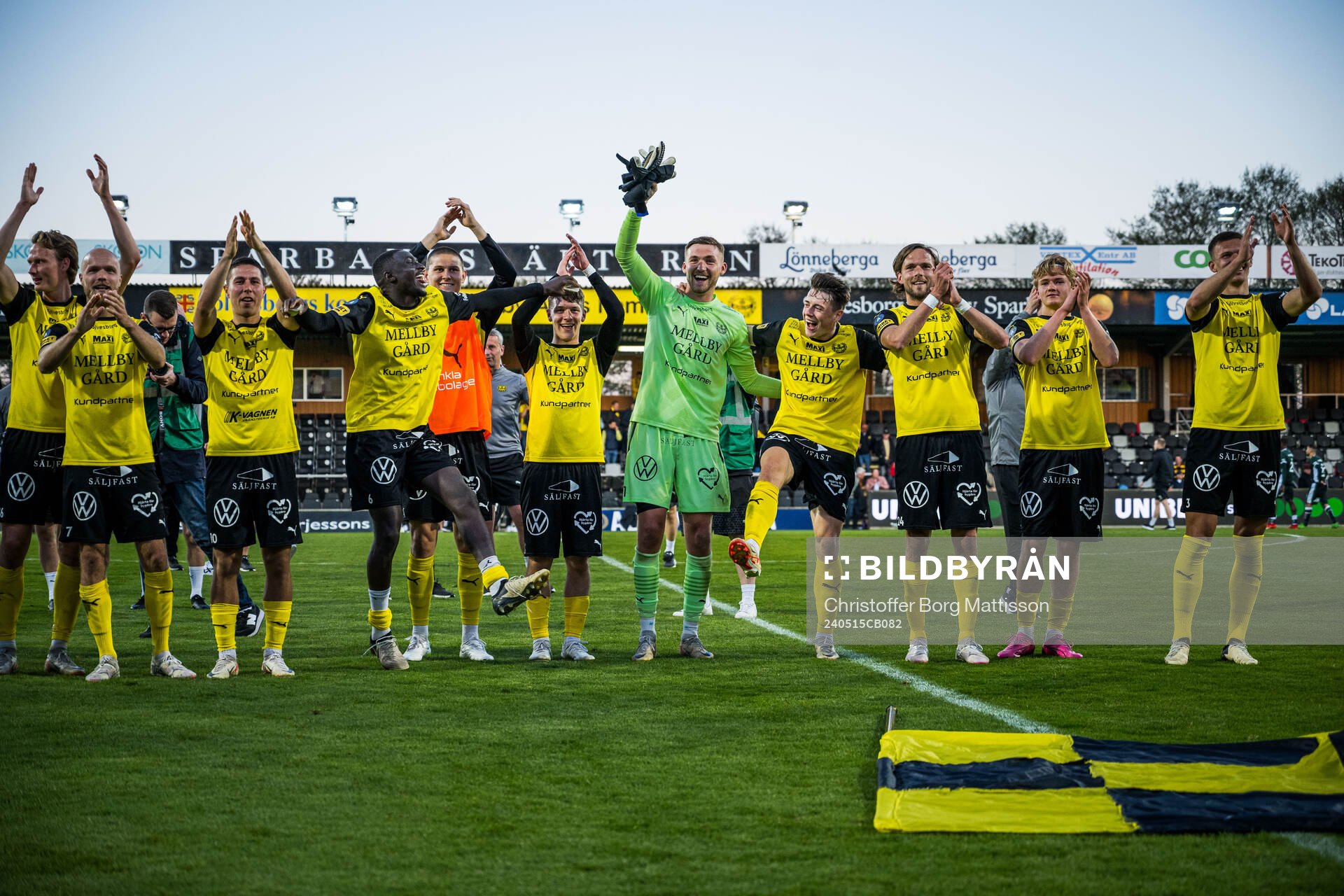 Mjällbys spelare jublar