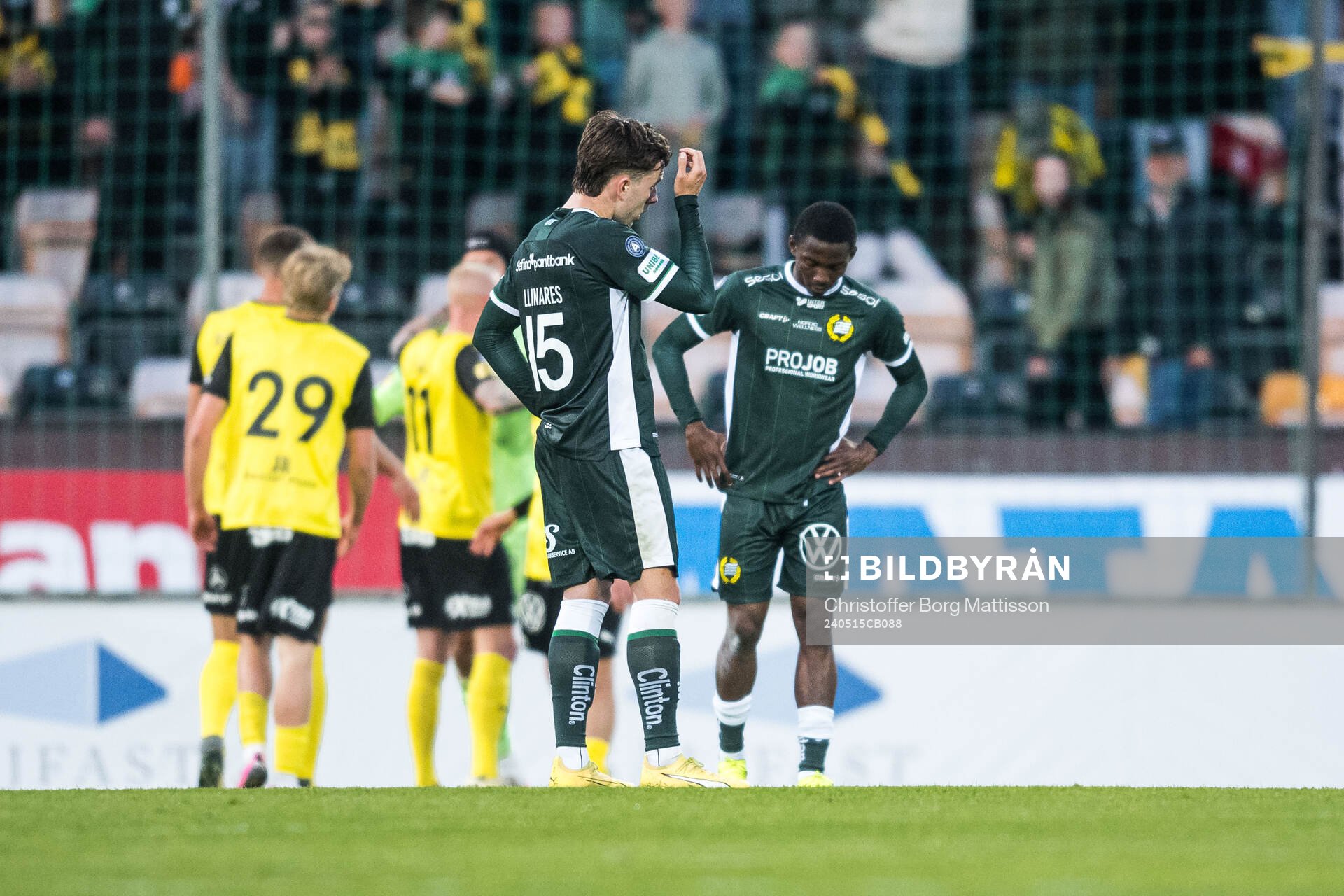 Hammarbys Marc Llinares Barragan och Bouzomana Toure deppar