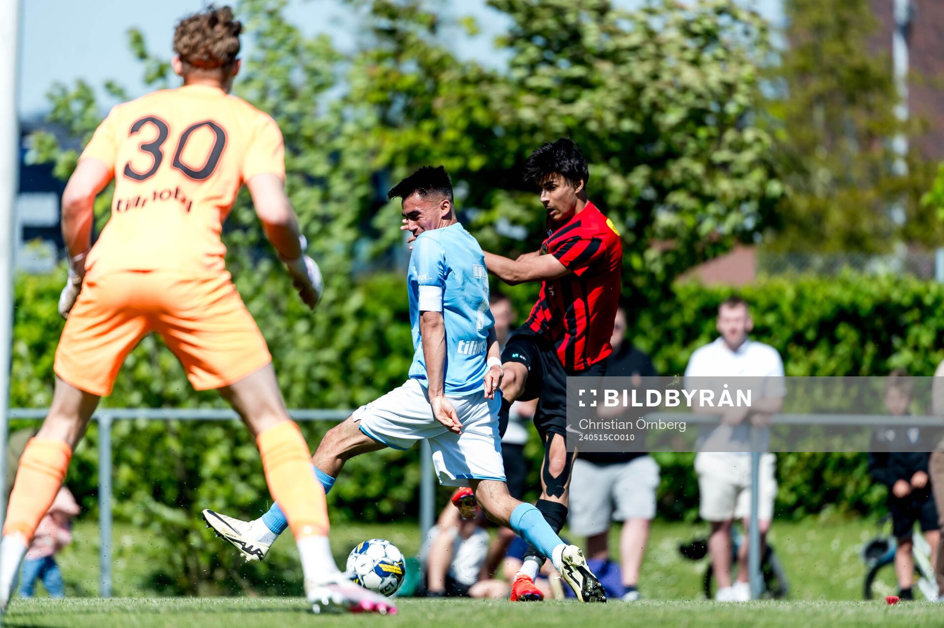 Brommapojkarnas Kamilcan Sever och Malmö FFs målvakt