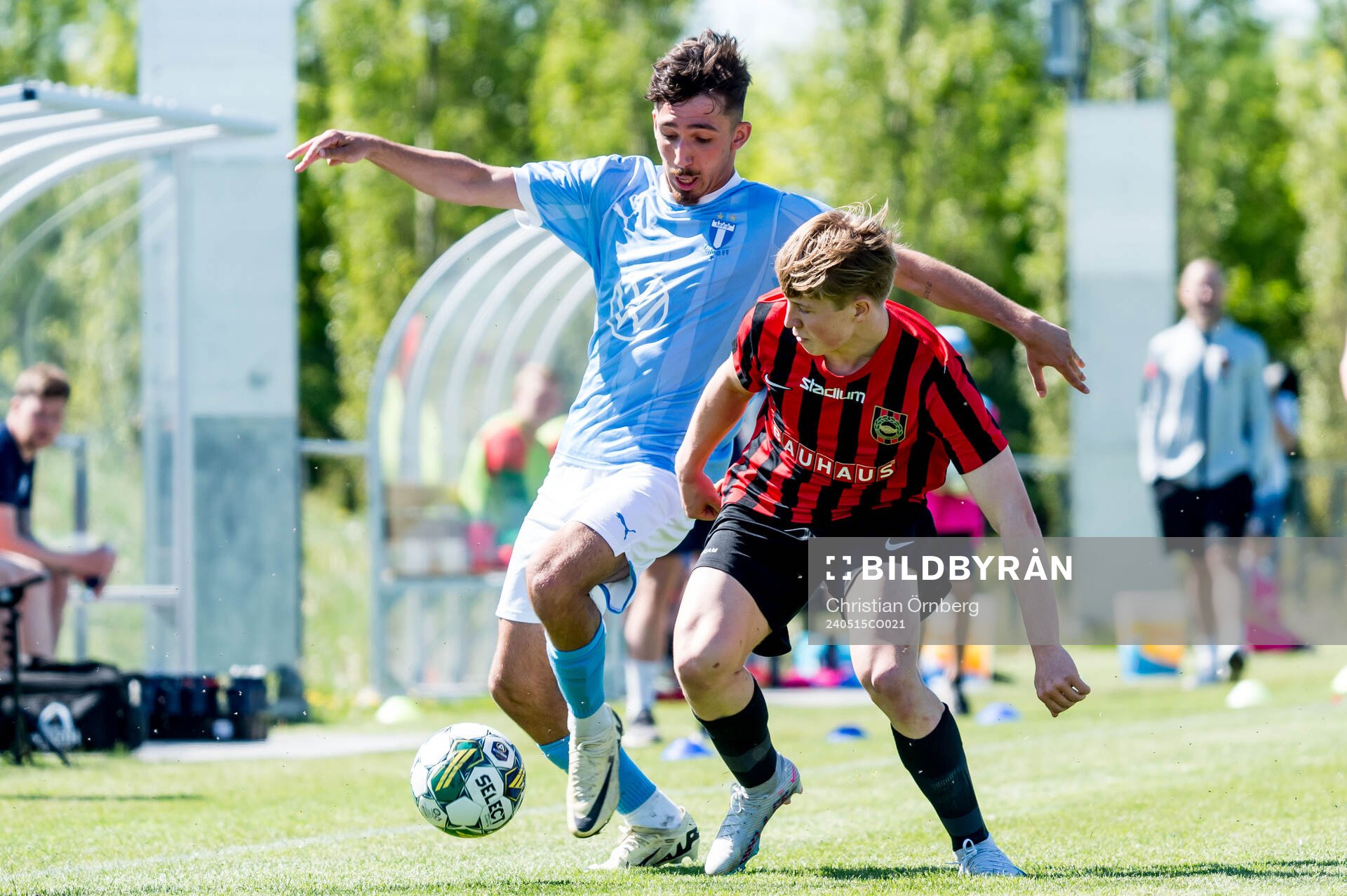 Malmö FFs Alexandru Ghita och Brommapojkarnas Jonatan