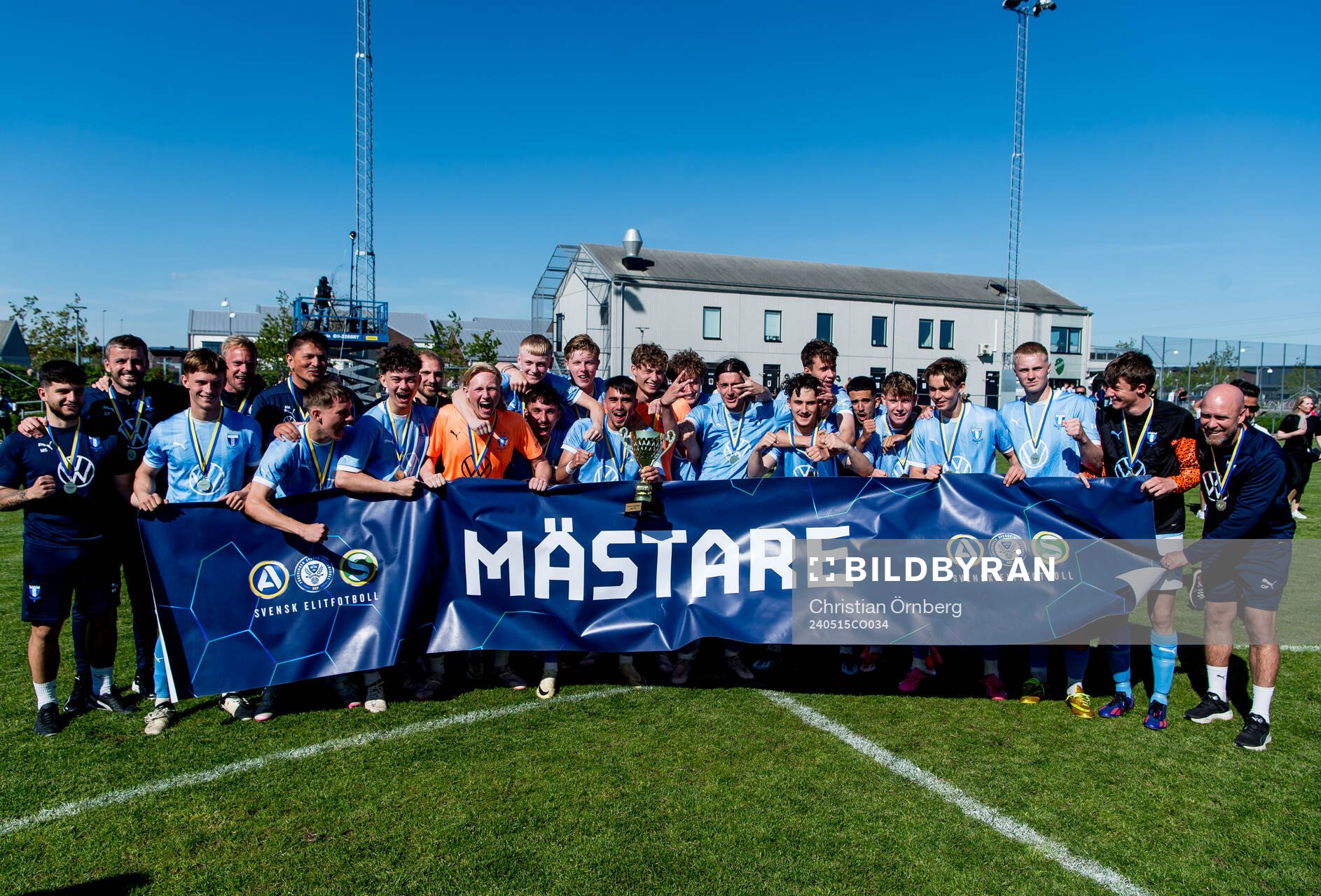 Malmö FFs jublar efter vinsten i finalen i Ligacupen mellan Malmö FF och Brommapojkarna den 15 maj 2024 i Hjärup. 