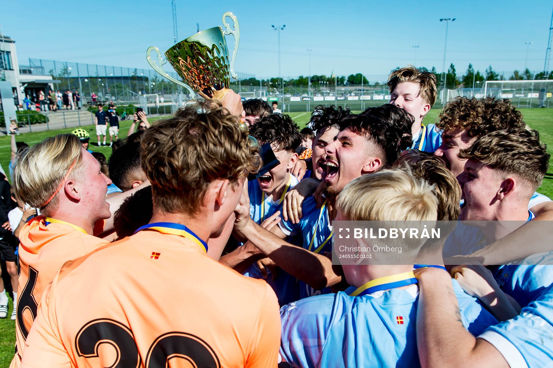 Malmö FFs spelar jublar efter finalen i Ligacupen P19 mellan Malmö FF och Brommapojkarna den 15 maj 2024 i Hjärup. 