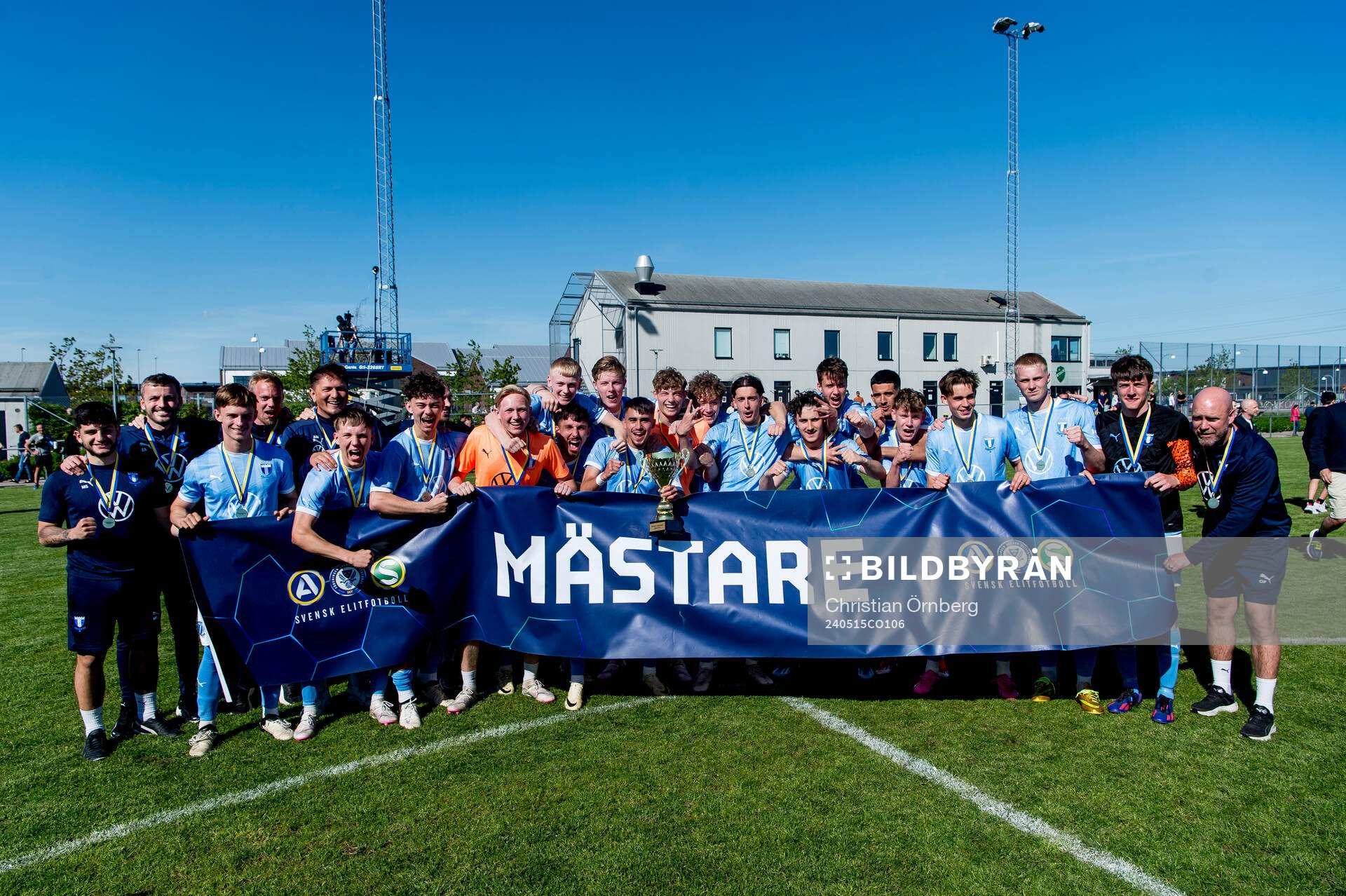 Malmö FFs spelar jublar efter finalen i Ligacupen P19 mellan Malmö FF och Brommapojkarna den 15 maj 2024 i Hjärup. 