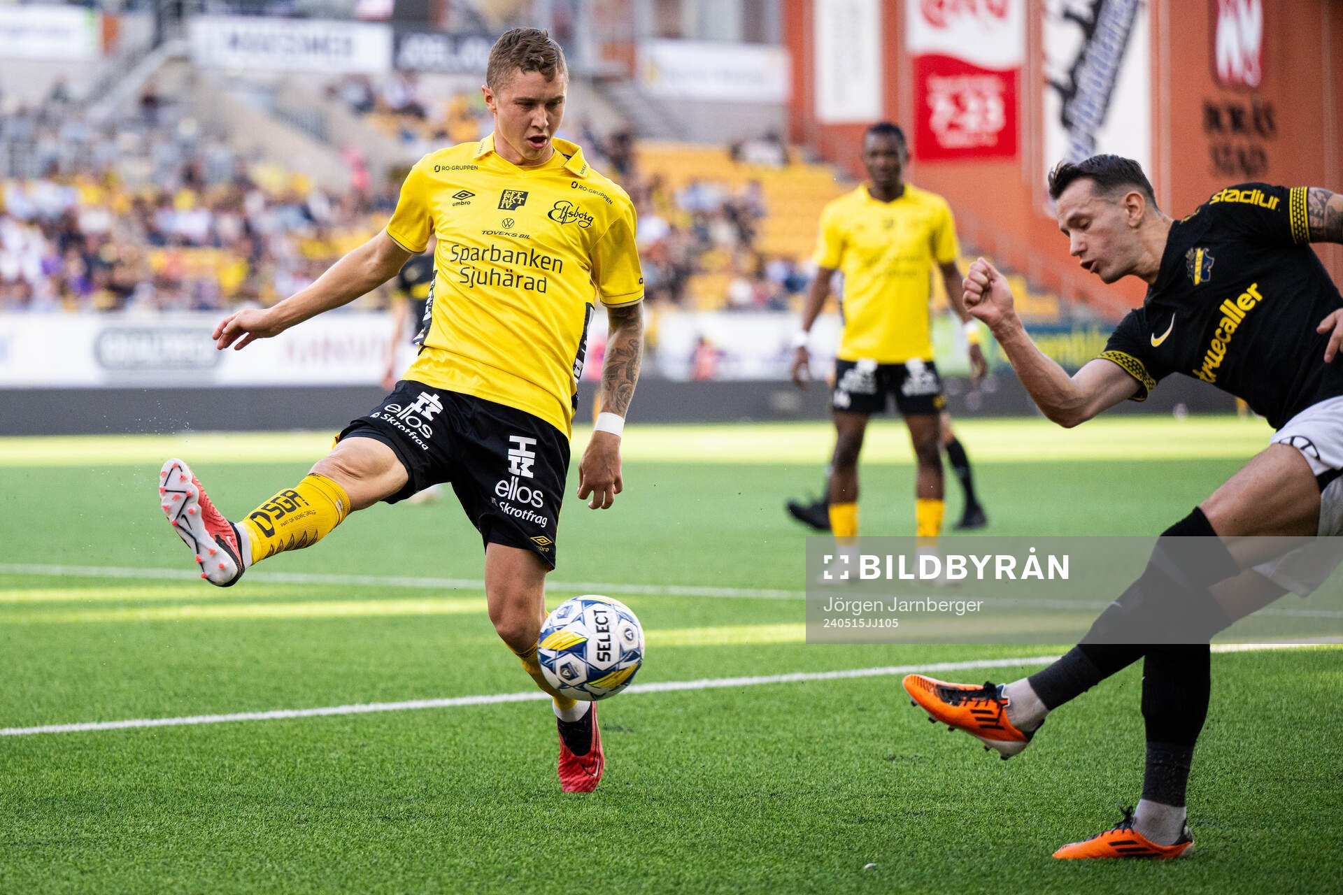 Elfsborgs Sebastian Holmen och AIKs Bersant Celina