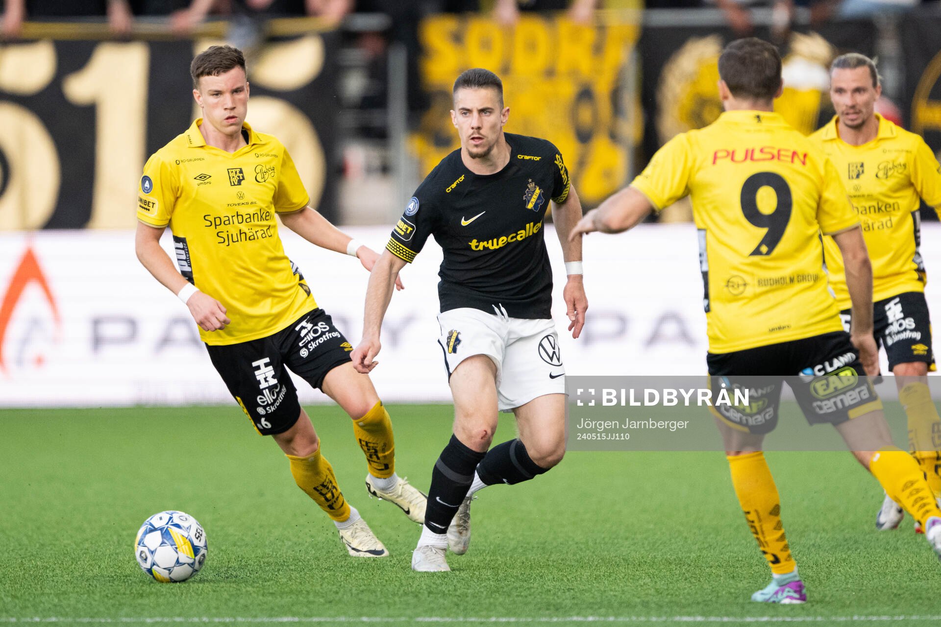 Elfsborgs Andri Fannar Baldursson och AIKs Dino Besirovic