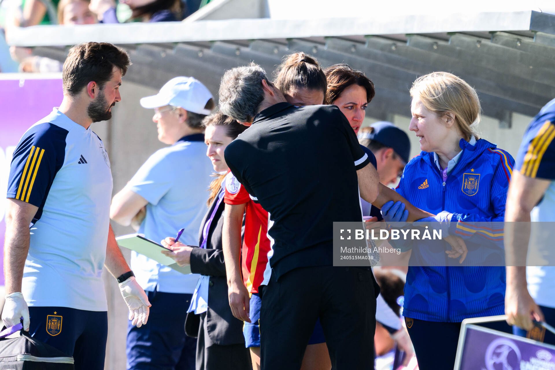 Head coach Cécile Locatell of France consoles Silvia