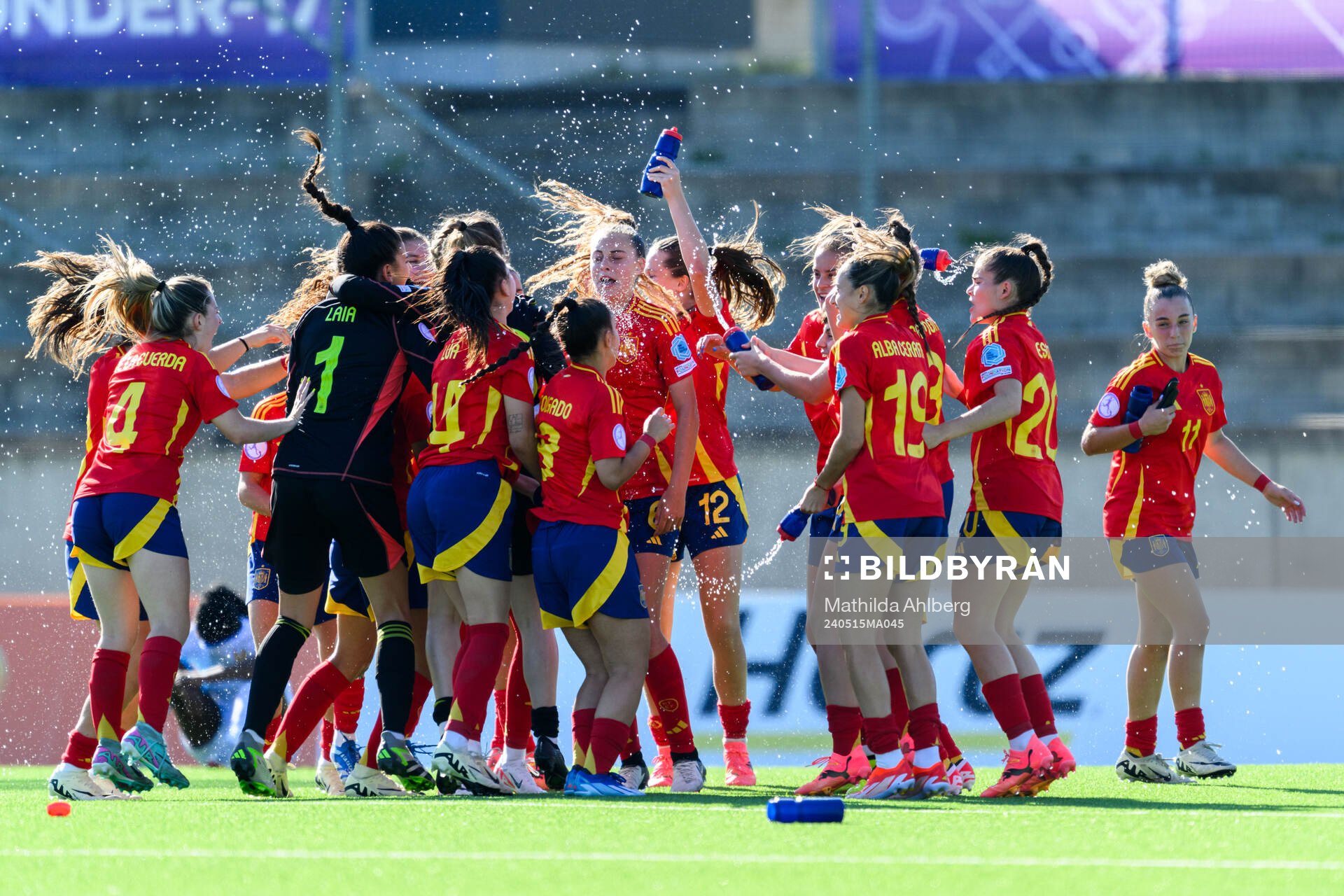 Players of Spain celebrate after the UEFA European Women’s Under-17 Championship semifinal match between Spain and France on May 15, 2024 in Lund.