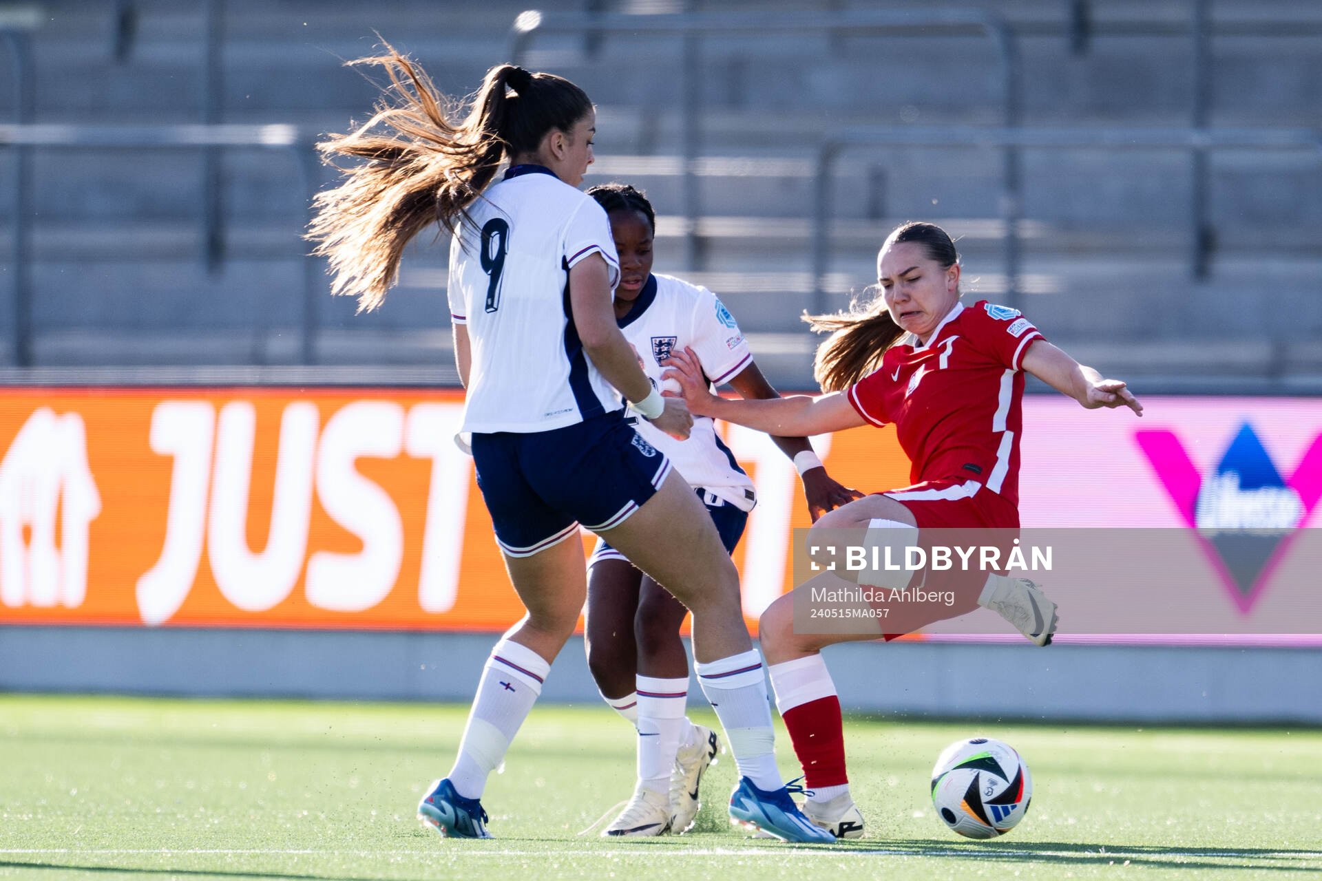 Isabella Fisher of England and Krystyna Flis of Poland