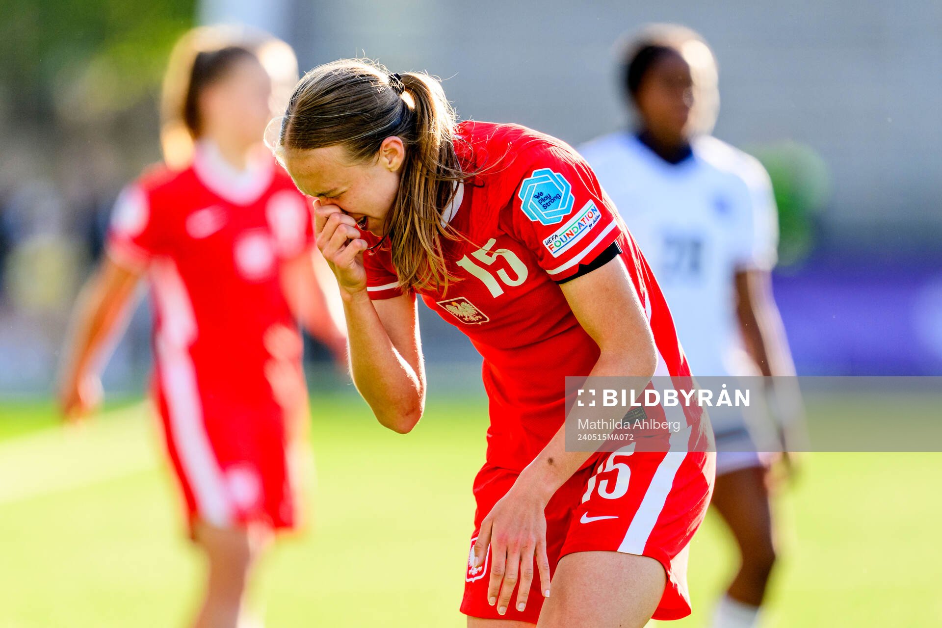 Weronika Arasniewicz of Poland in pain