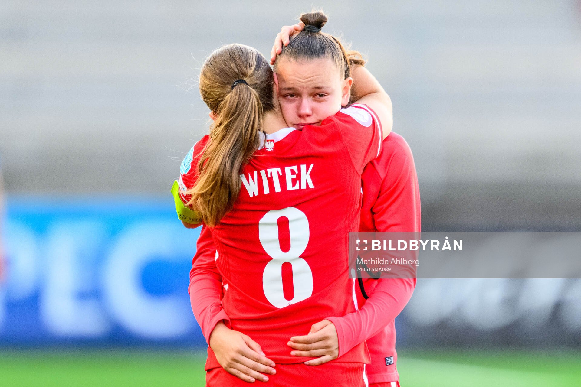 Oliwia Zwiazek of Poland looks dejected