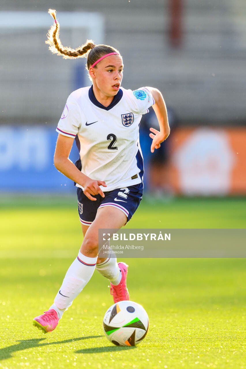 Nelly Las of England