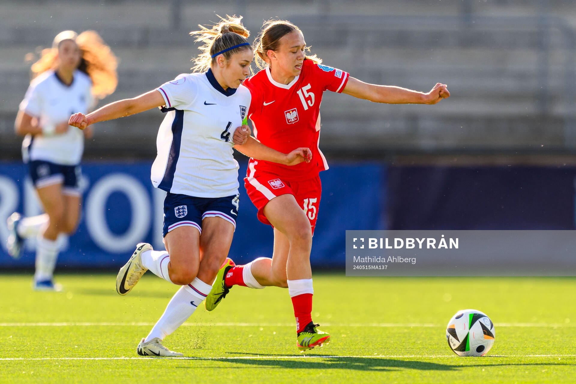 Laila Harbert of England and Weronika Arasniewicz of Poland
