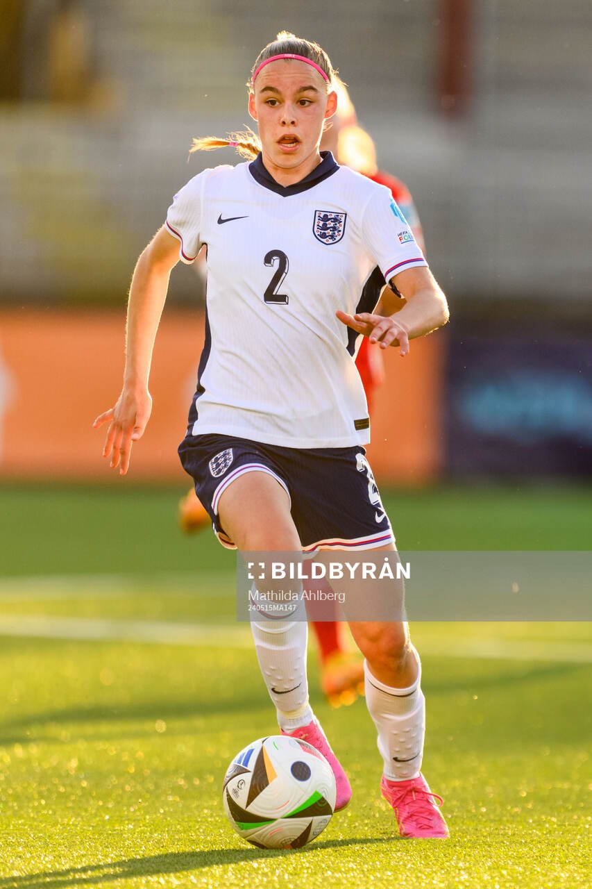 Nelly Las of England