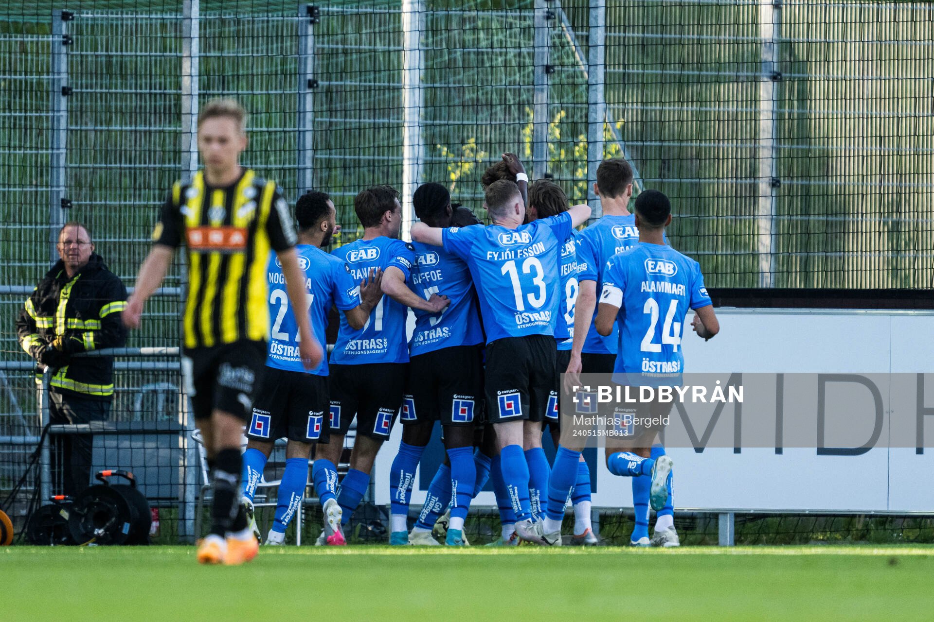 Halmstads Gabriel Wallentin jublar med lagkamrater