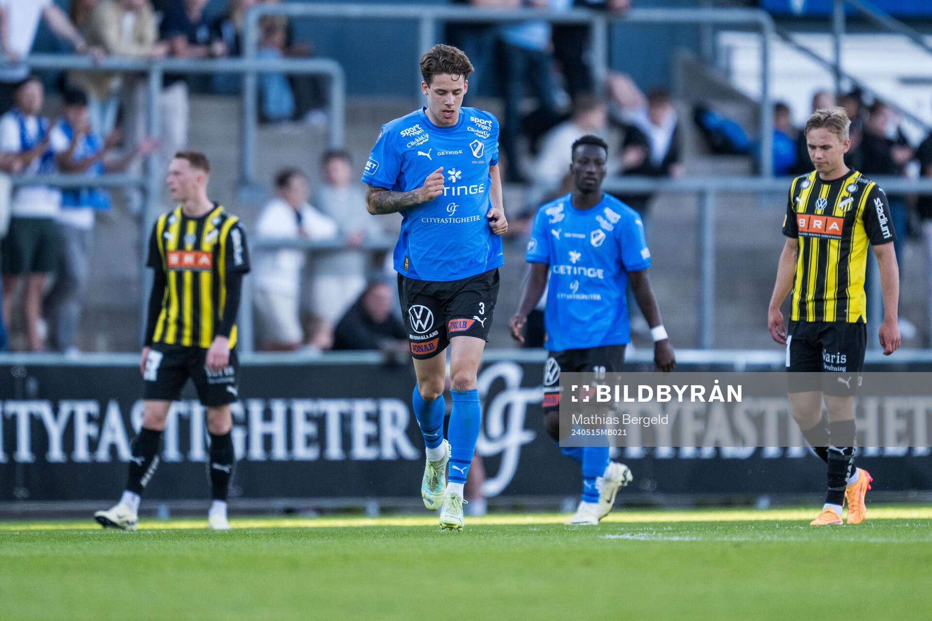 Halmstads Gabriel Wallentin efter att han gjort 1-0 under fotbollsmatchen i Allsvenskan mellan Halmstad och Häcken den 15 maj 2024 i Halmstad. 