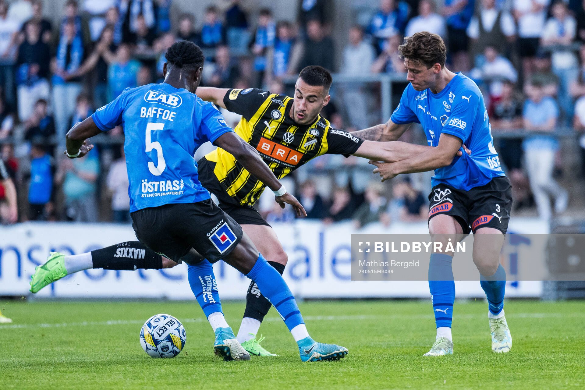 Halmstads Joseph Baffoe och Gabriel Wallentin mot Häckens