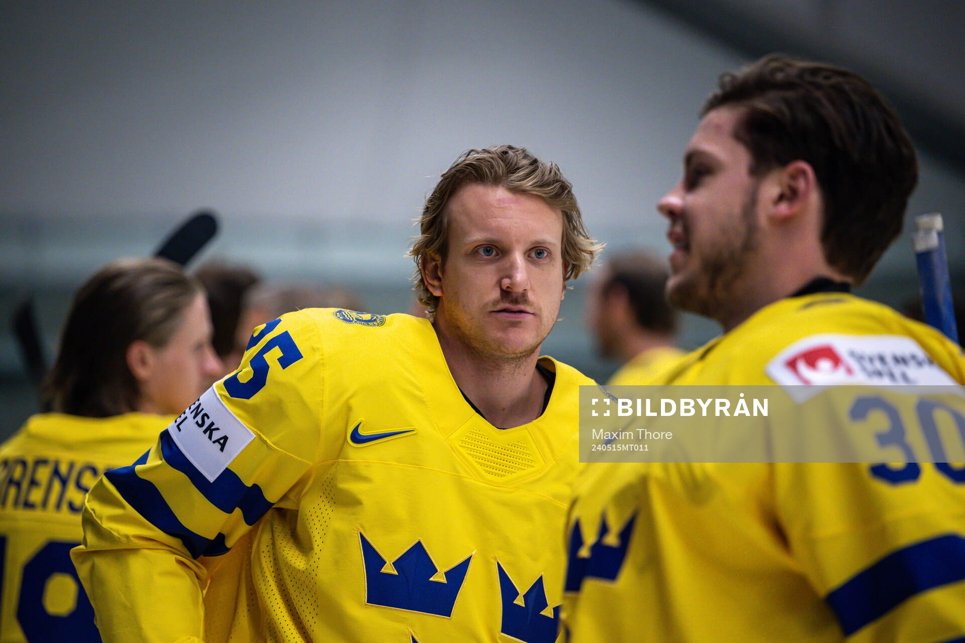 Jonas Brodin and goaltender Jesper Wallstedt of Sweden at a