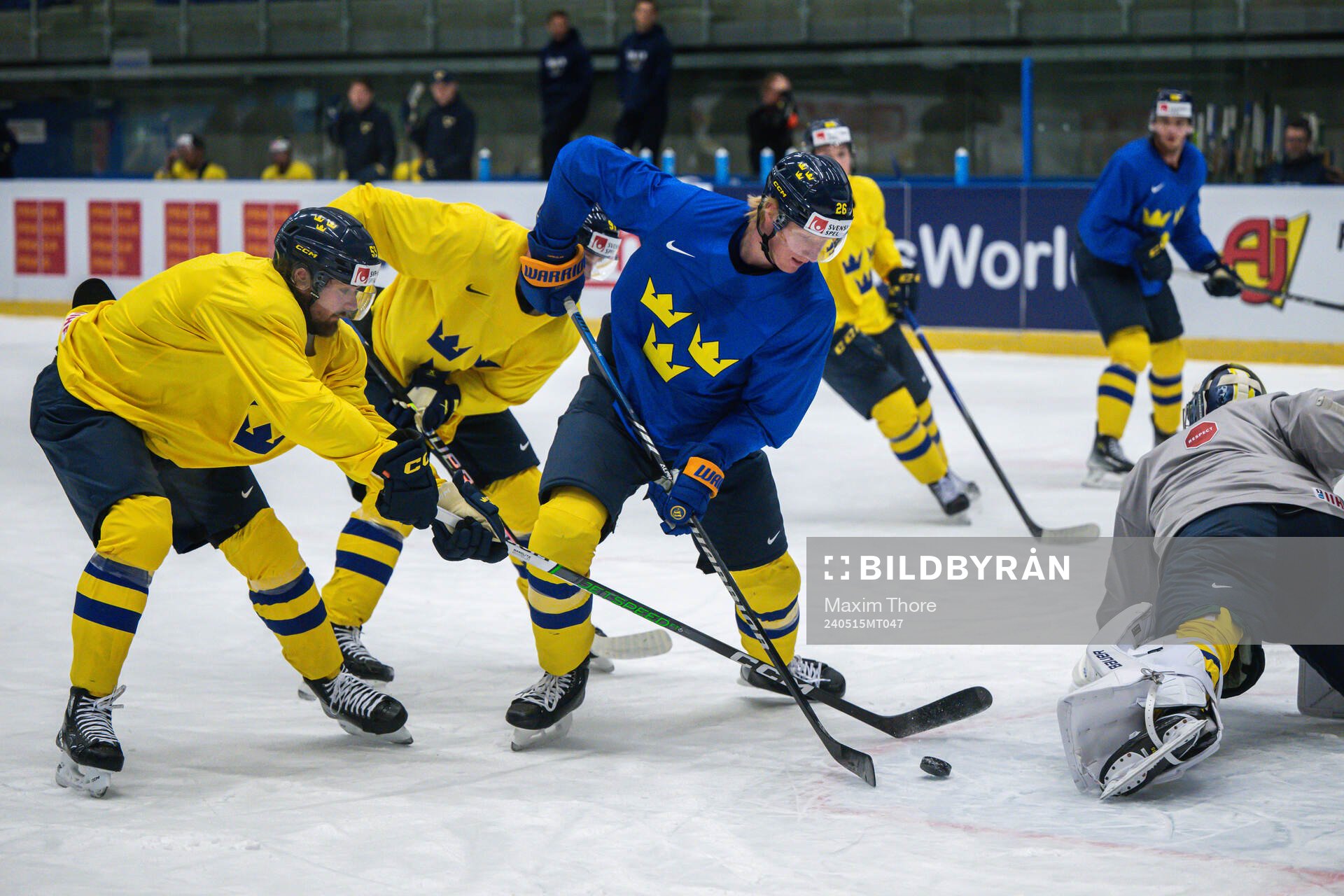Linus Johansson and Rasmus Dahlin of Sweden at a practice