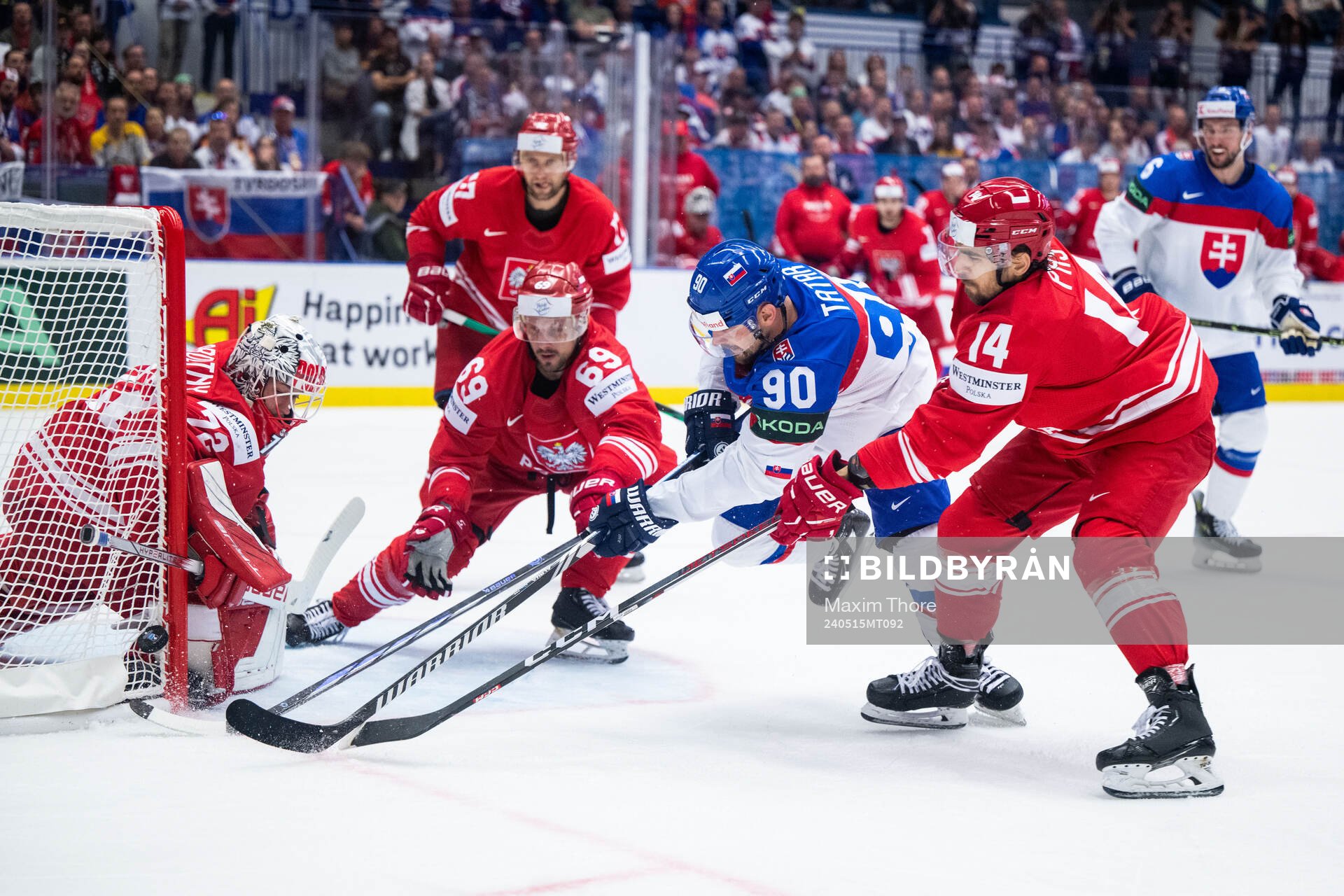 Goaltender David Zabolotny, Mateusz Bryk, Dominik Pas of