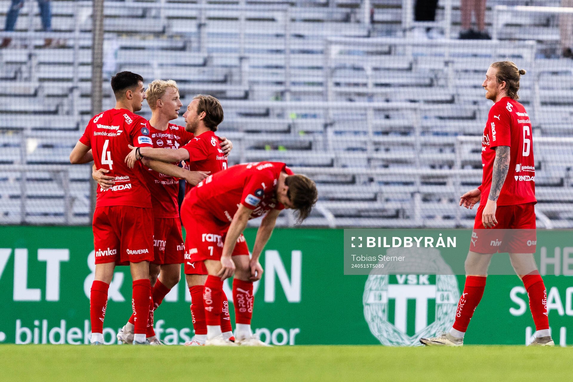 Värnamos spelare jublar