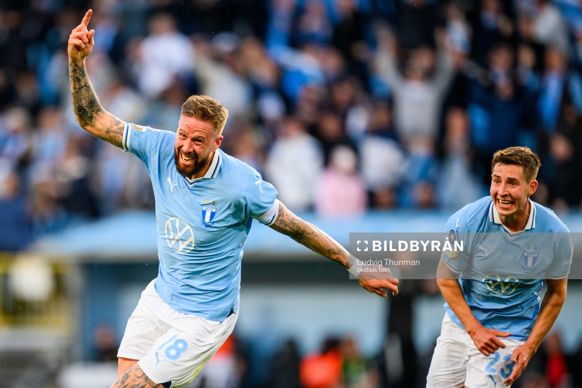 Malmö FFs Isaac Kiese Thelin jublar med Lasse Berg Johnsen