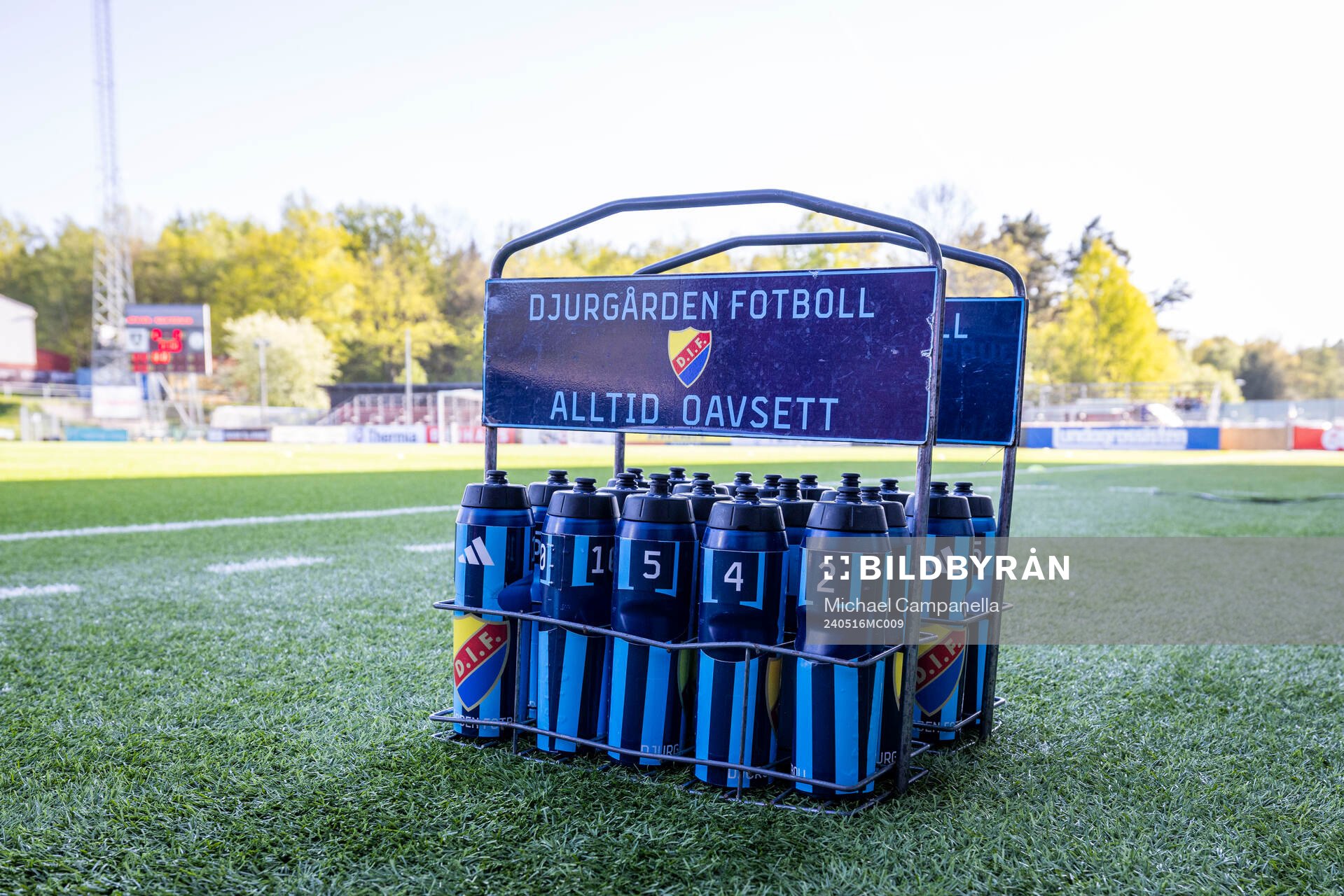 Djurgården vattenflaskor innan fotbollsmatchen i