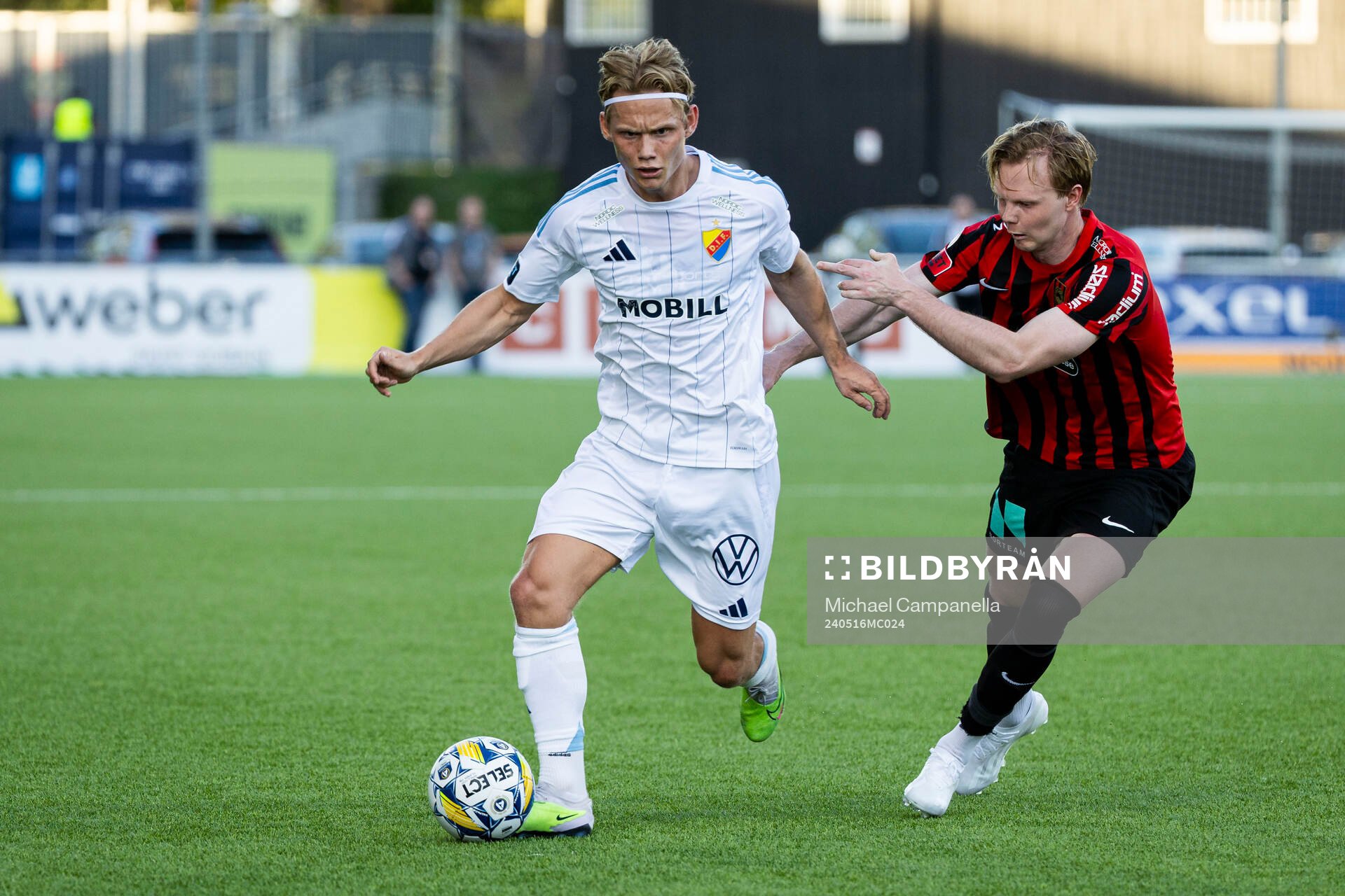 Djurgårdens Tobias Gulliksen och Brommapojkarnas Tim Waker