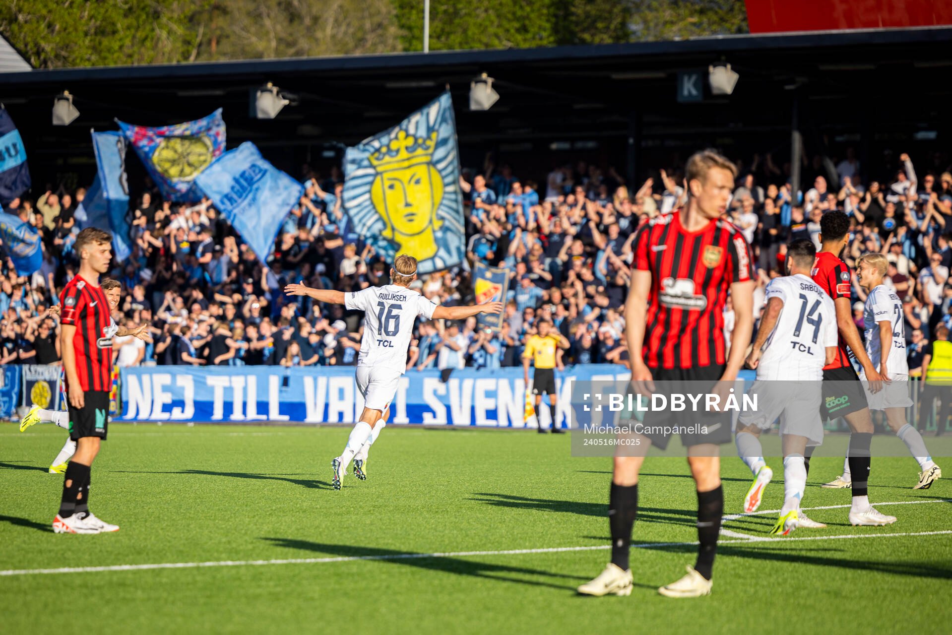 Djurgårdens Tobias Gulliksen jublar 1-0 målet
