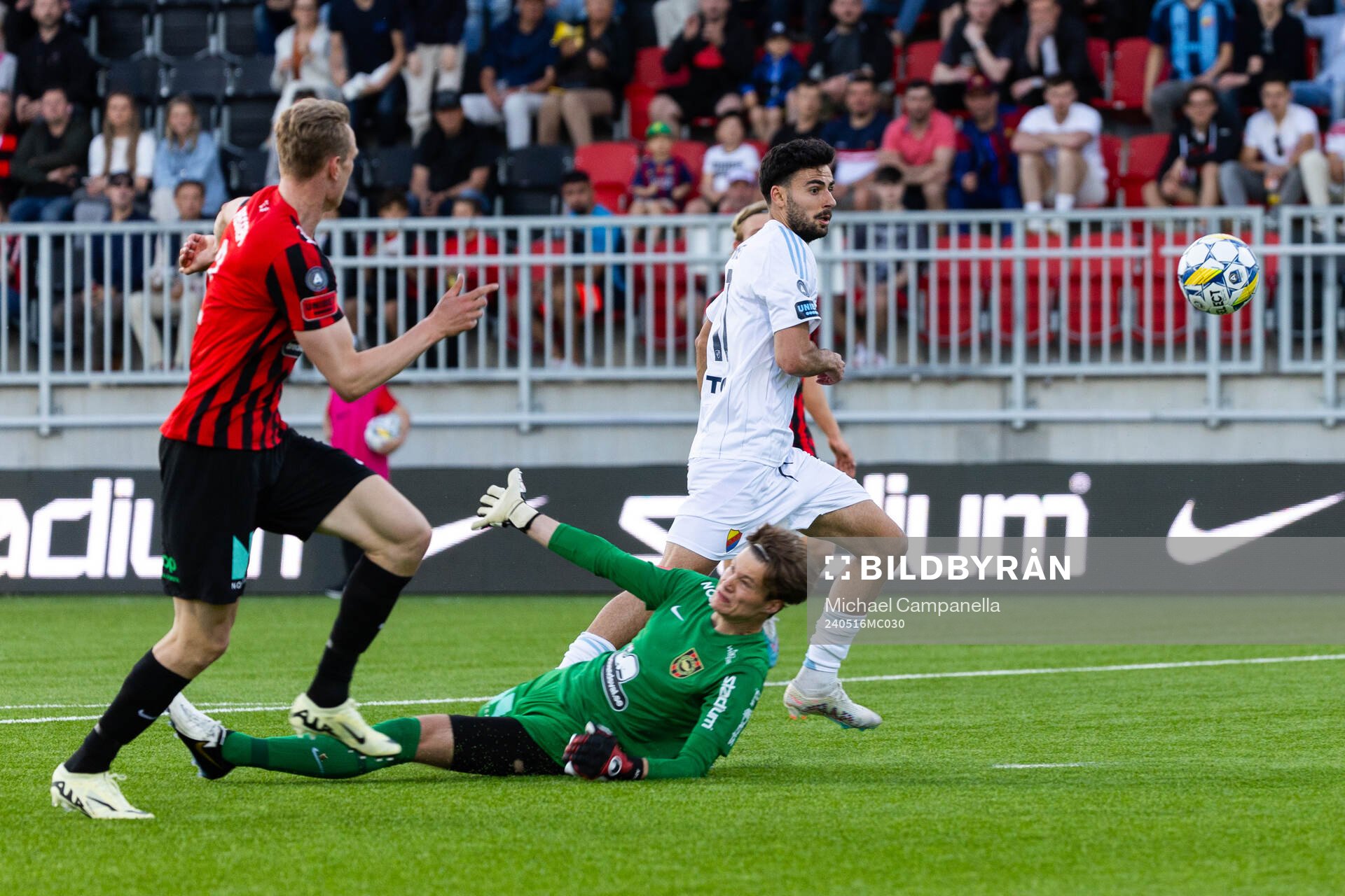 Djurgårdens Deniz Hummet  gör 0-3