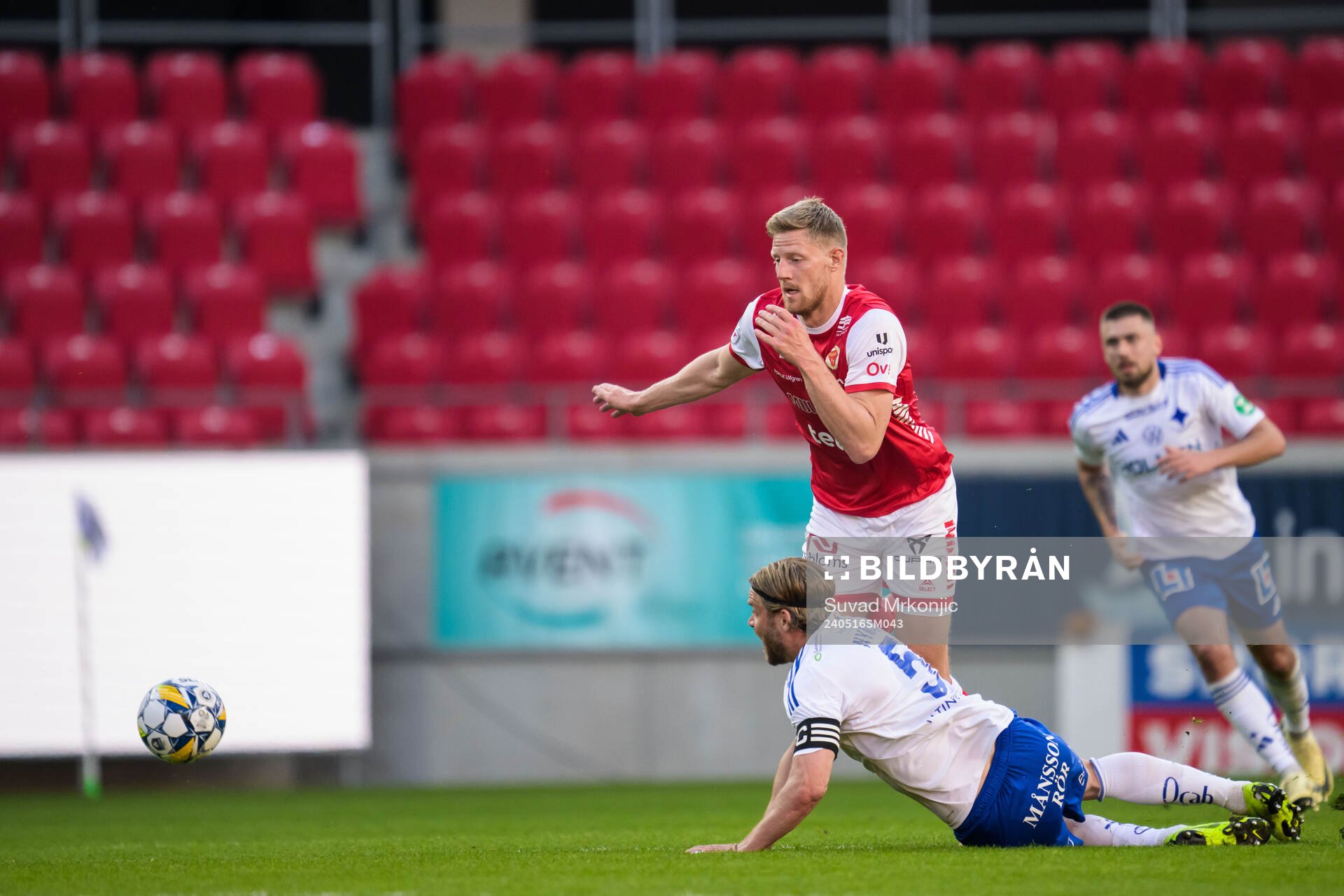 Kalmars Lars Saetra och IFK Norrköpings Christoffer Nyman