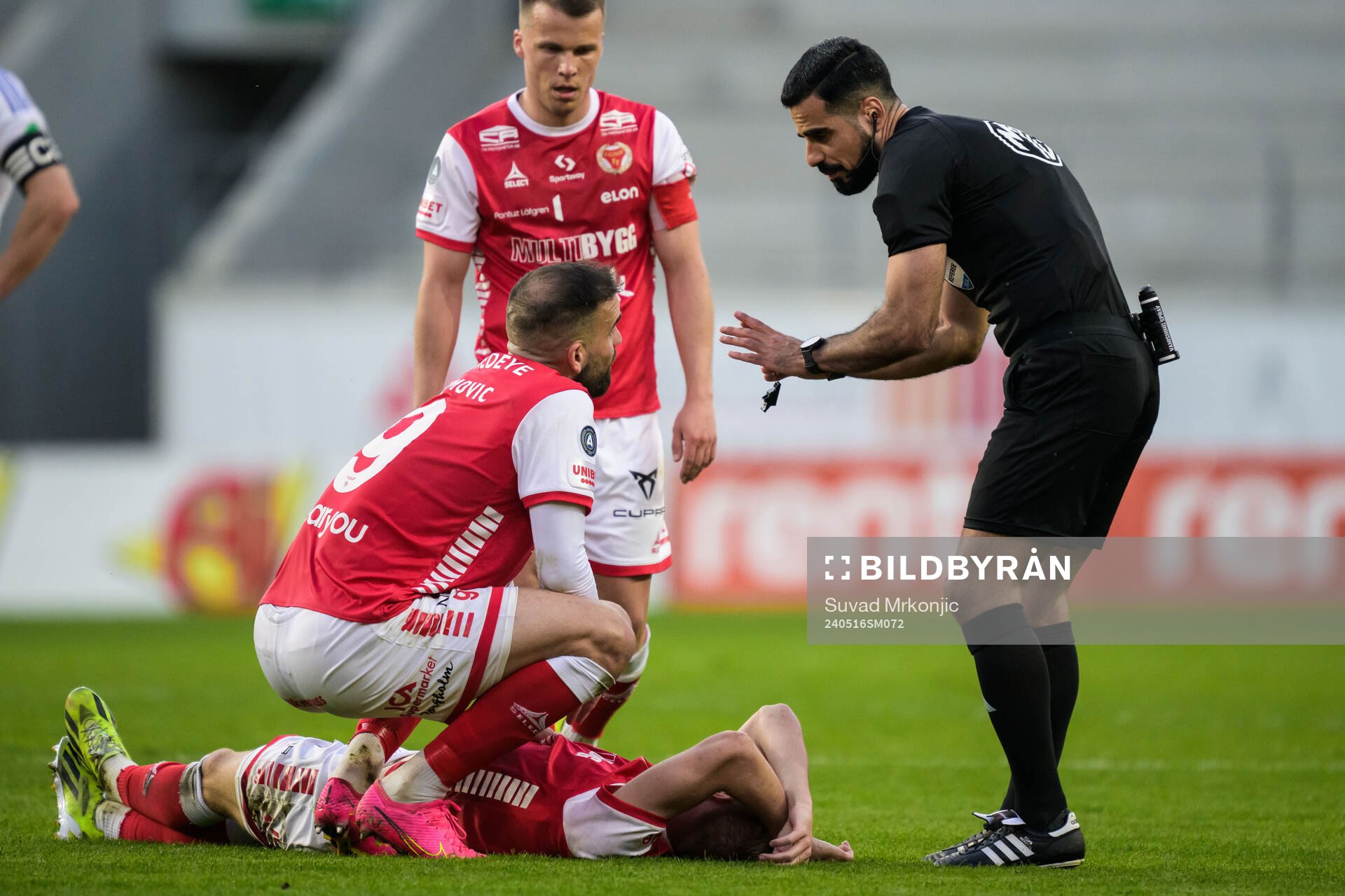 Kalmars Jonathan Ring har ont