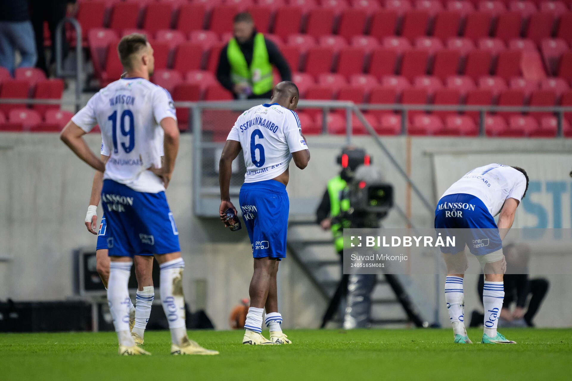 IFK Norrköpings Max Watson och Isak Ssewankambo deppar