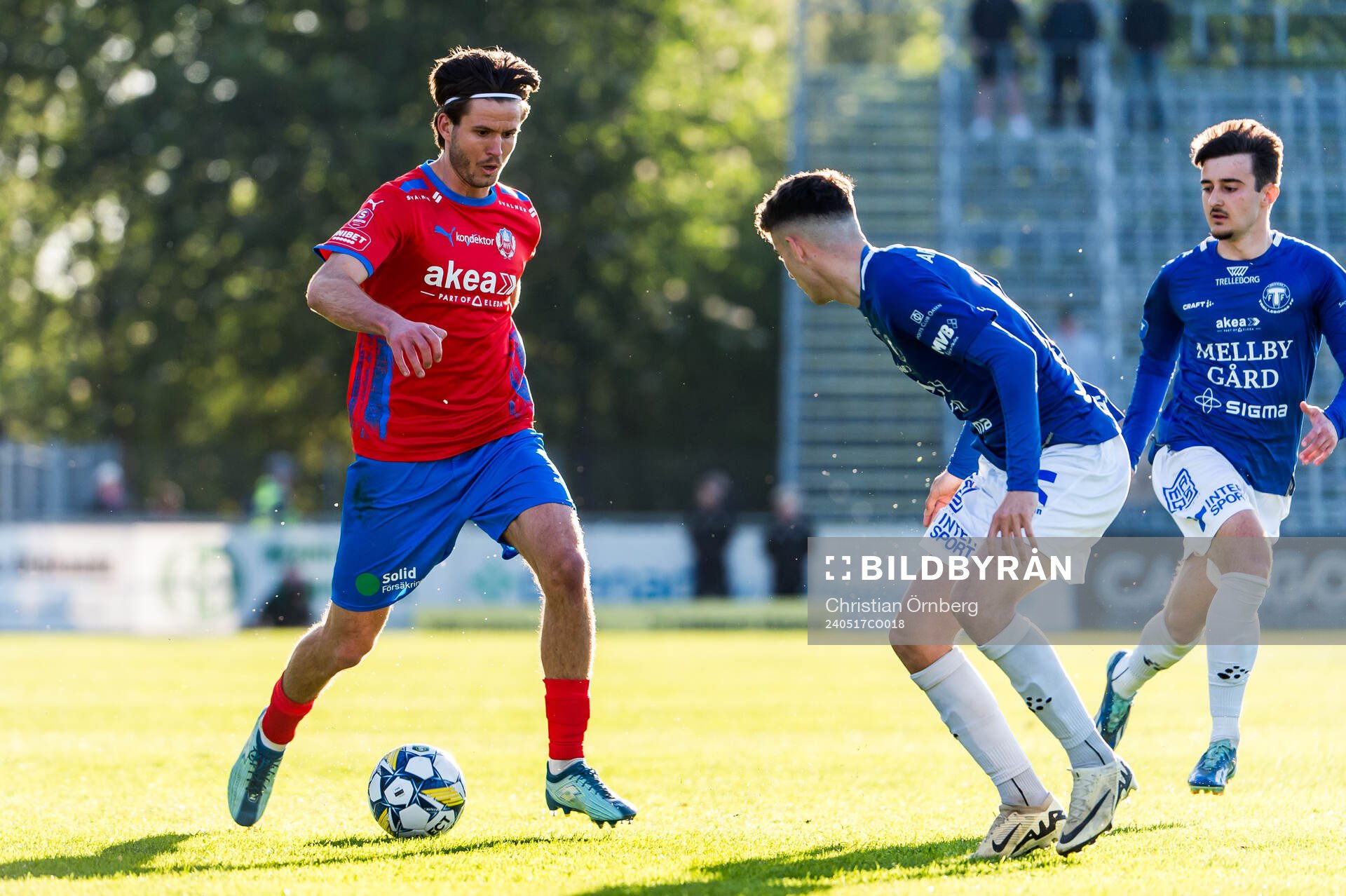 Helsingborgs Wilhelm Loeper och Trelleborgs Eren Alievski