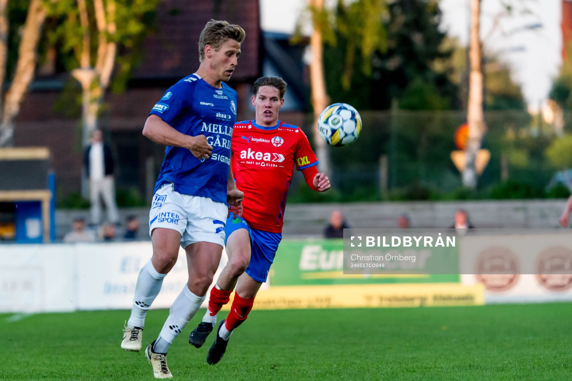 Trelleborgs Tobias Karlsson och Helsingborgs Taylor