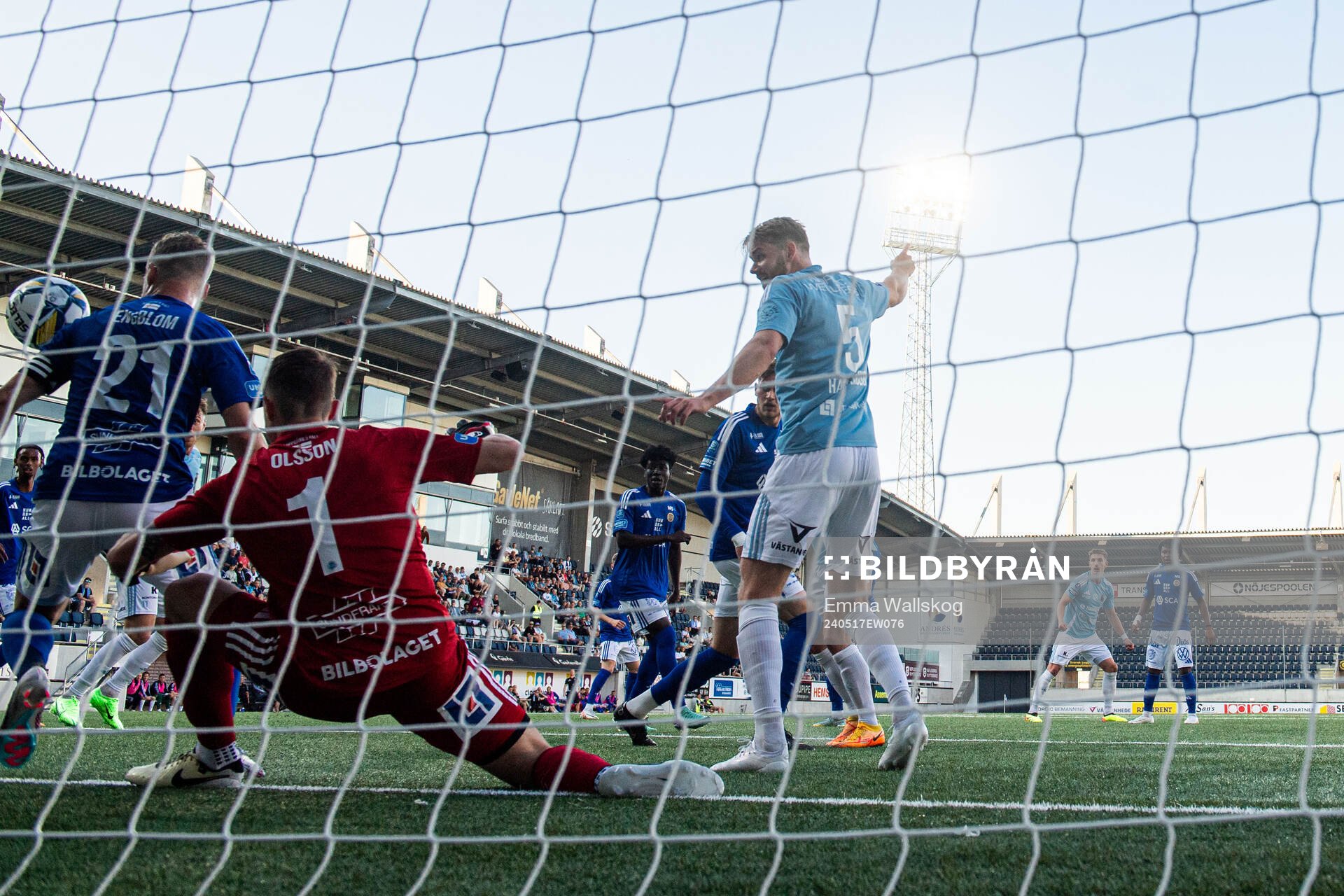 Gefles Lukas Browning Lagerfeldt gör 1-0 bakom GIF