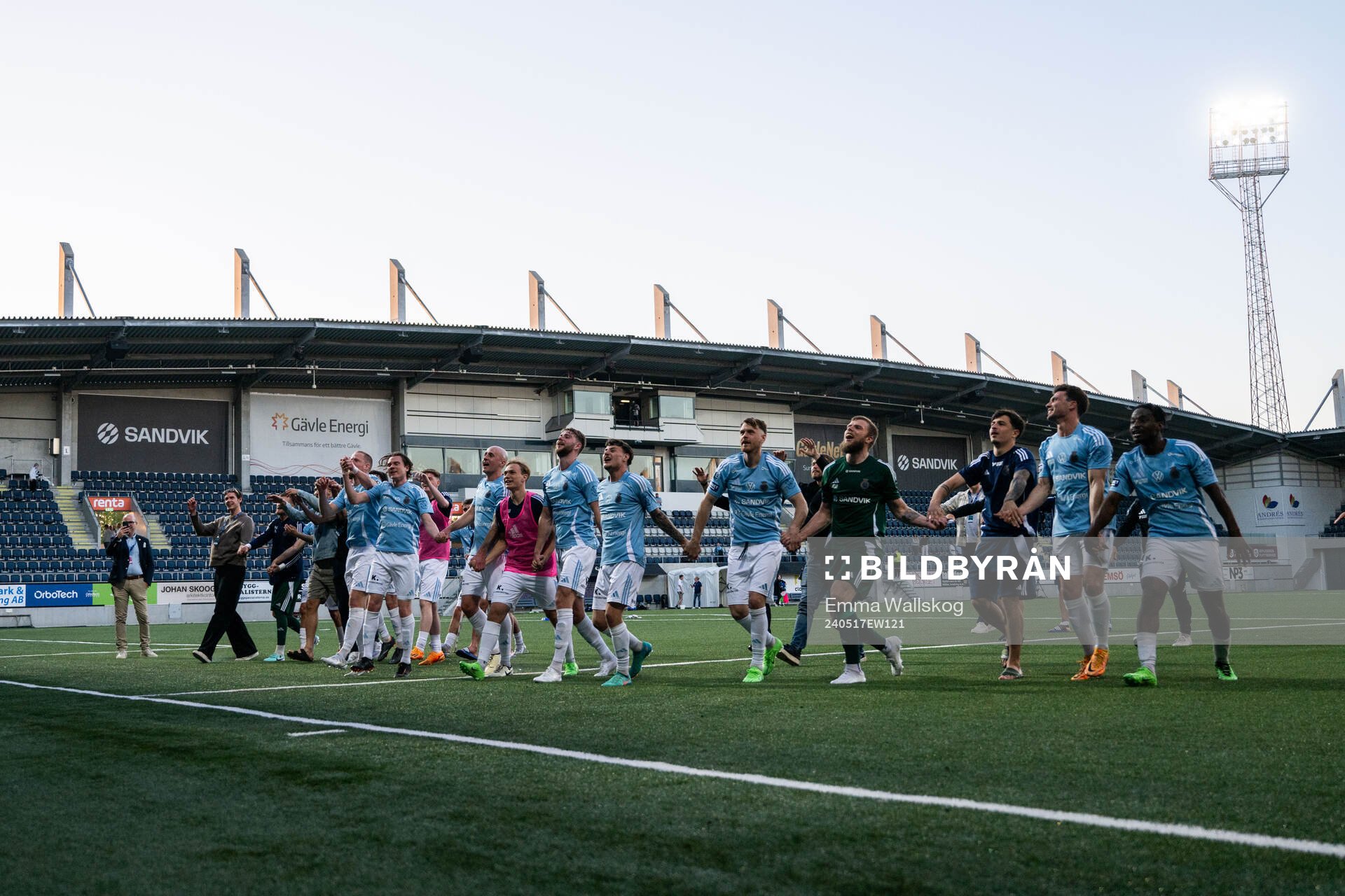 Gefles spelare jublar